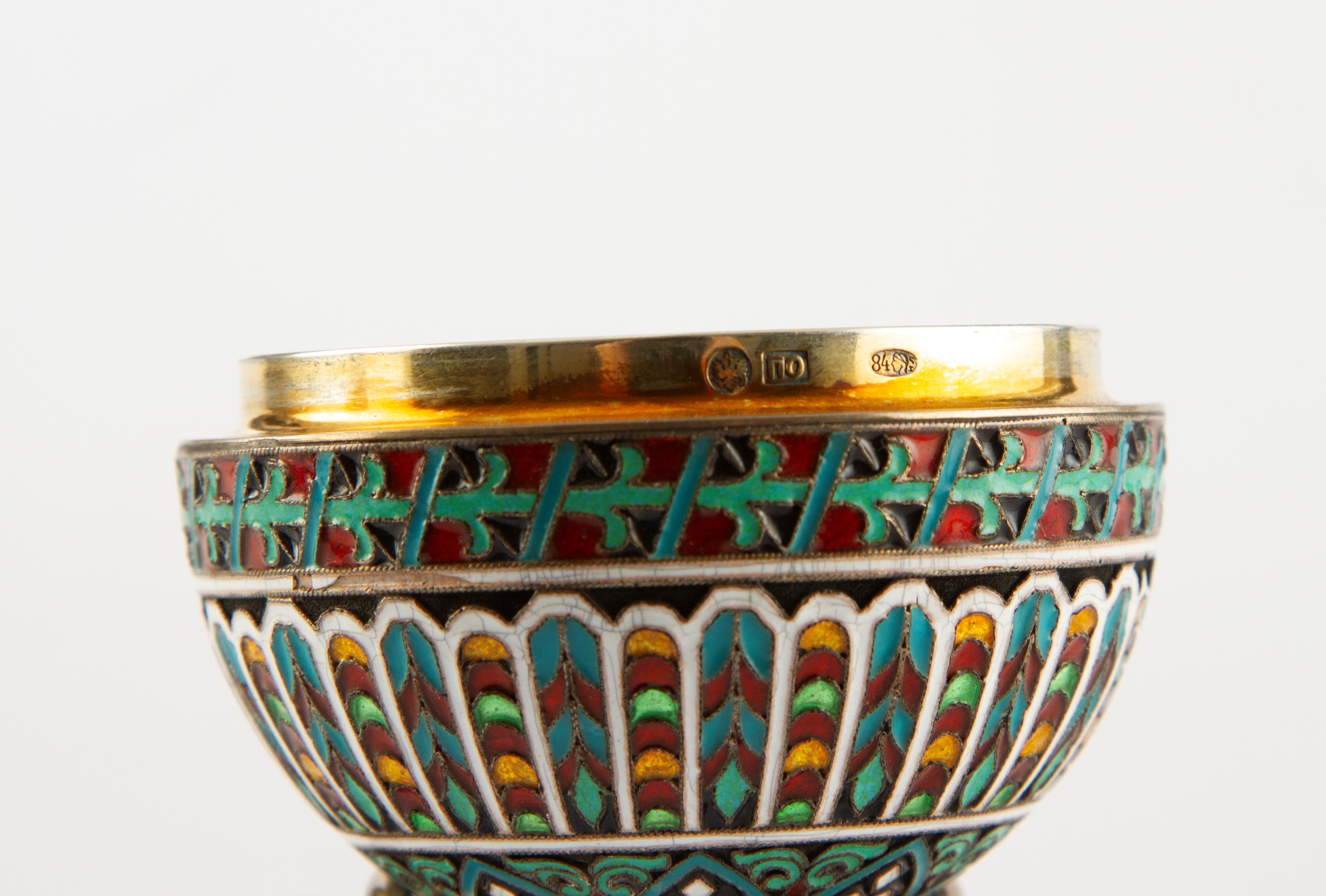 Uovo in argento con smalti