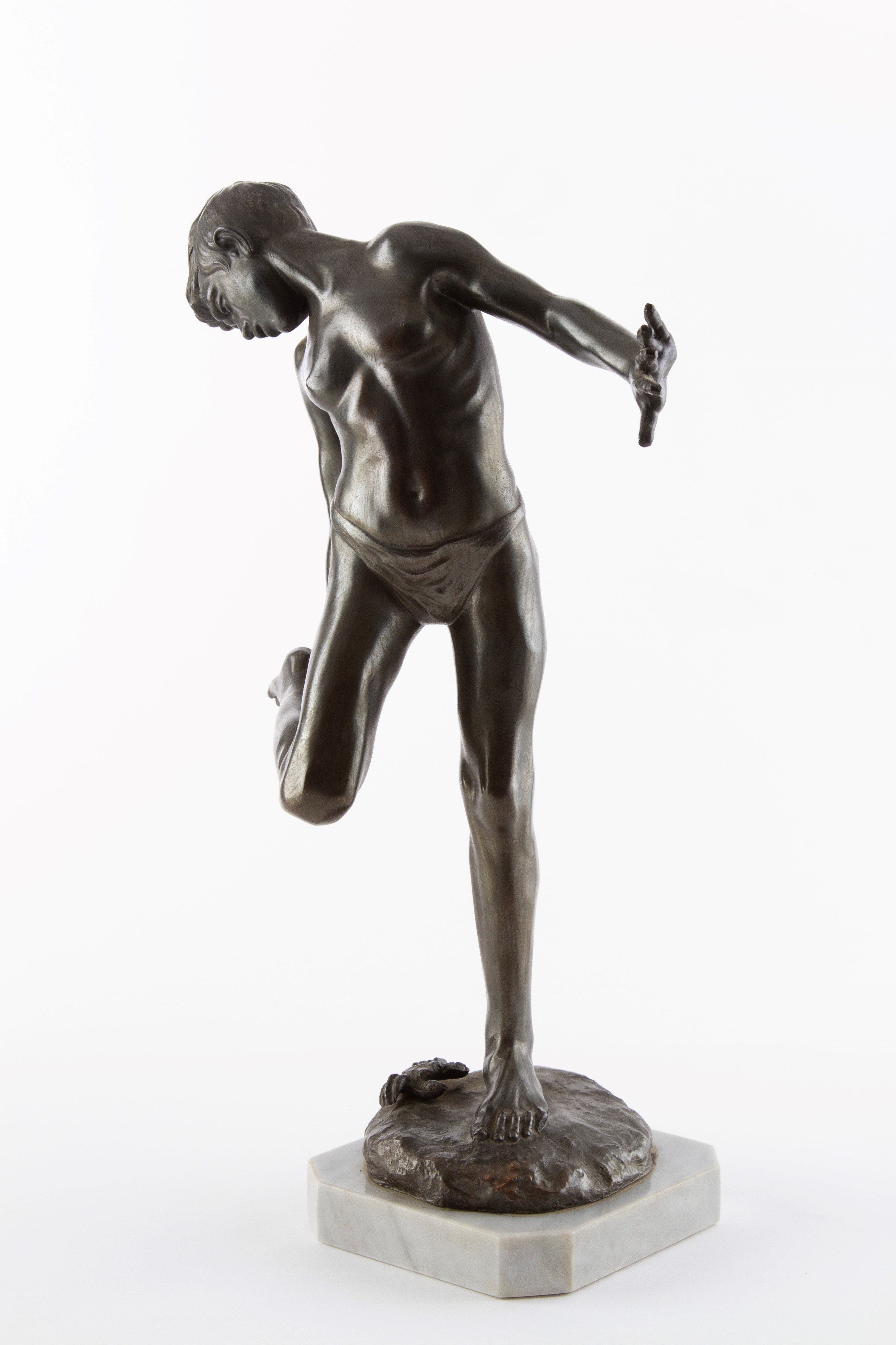 Scultura "RAGAZZO MORSO DAL GRANCHIO"