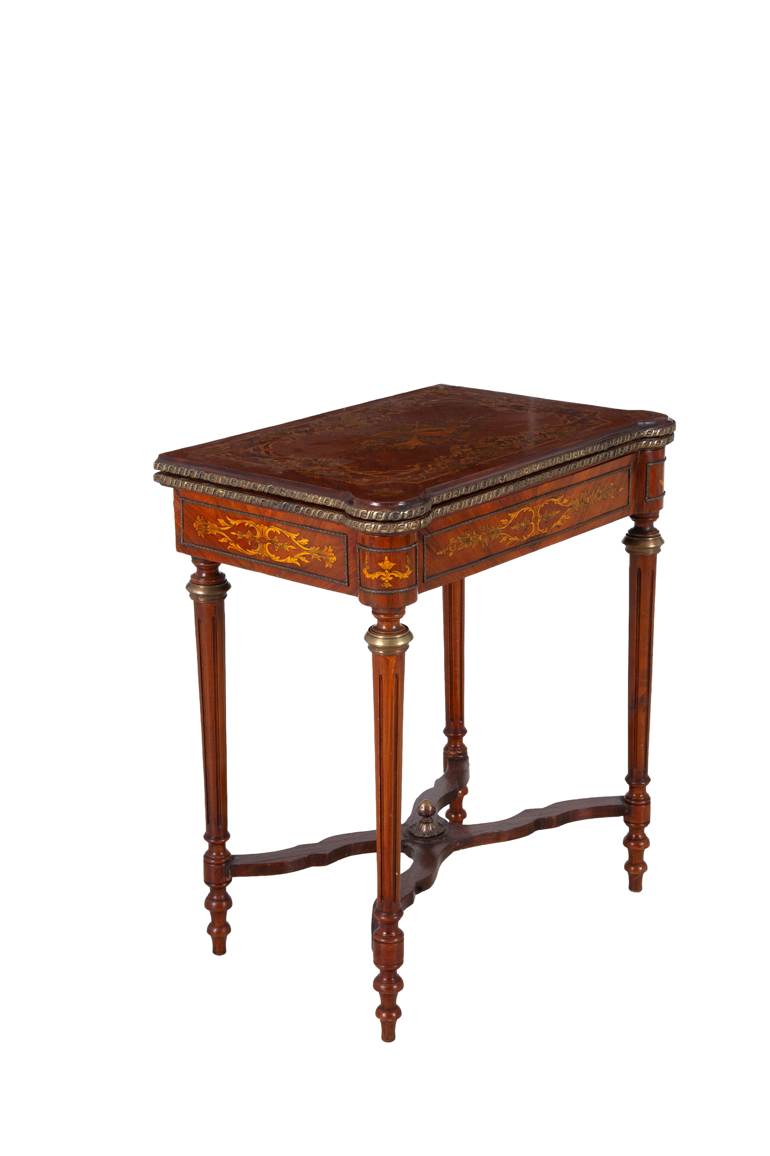 Tavolino da gioco, legno lastronato e intarsiato con guarnizioni in bronzo dorato, Inizi XX secol...
