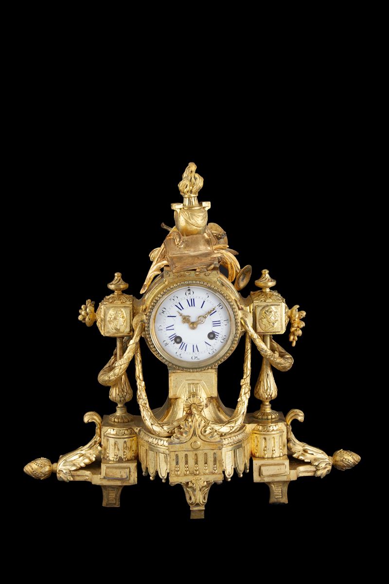 Orologio in bronzo dorato, periodo Luigi XV