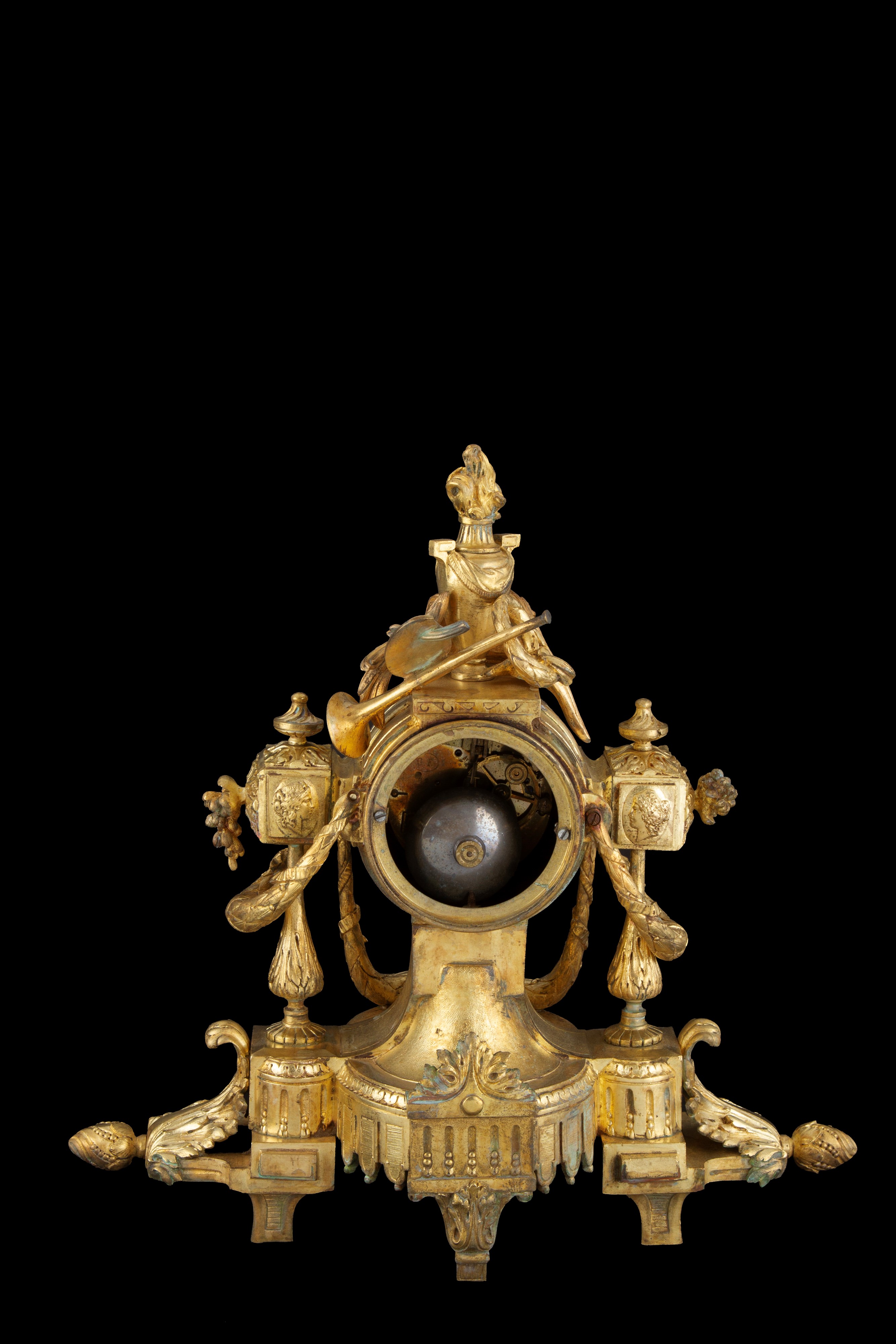 Orologio in bronzo dorato, periodo Luigi XV