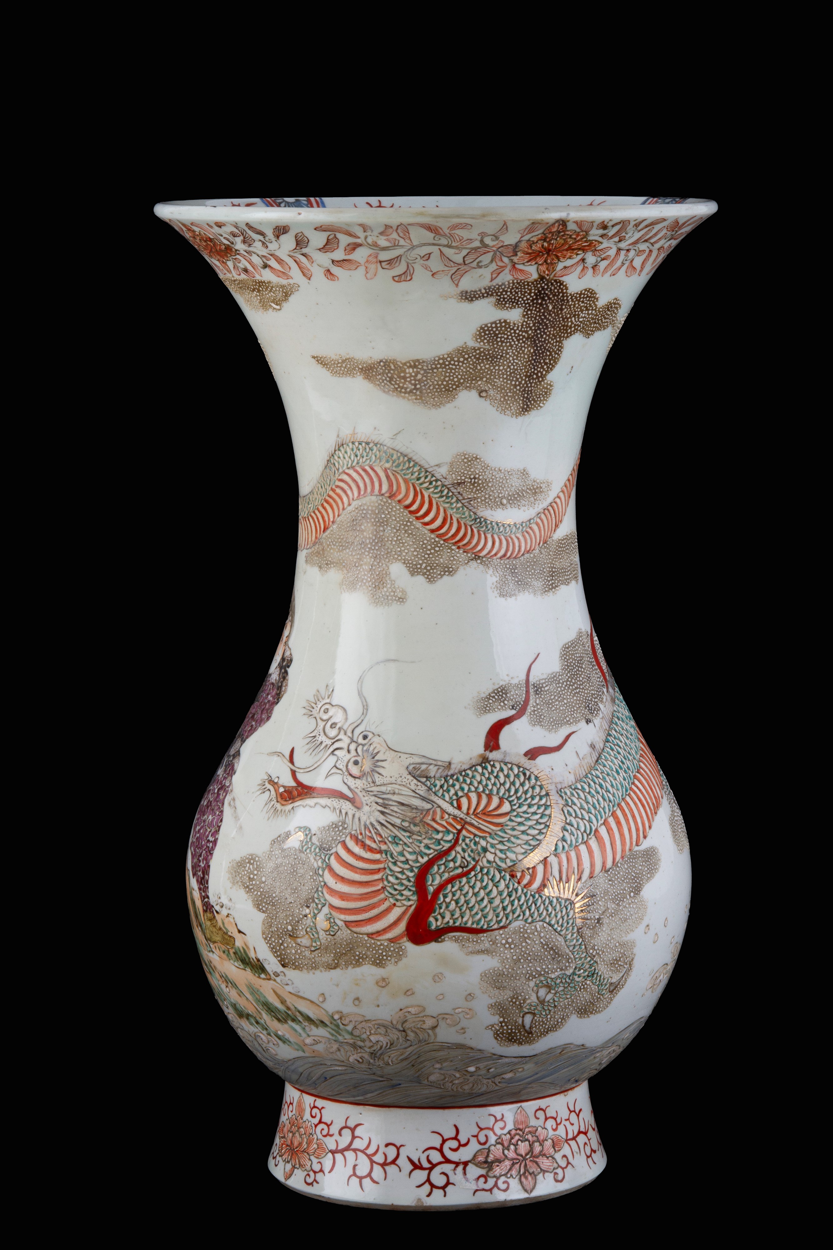 Vaso Imari "GUERRIERO E DRAGHI"