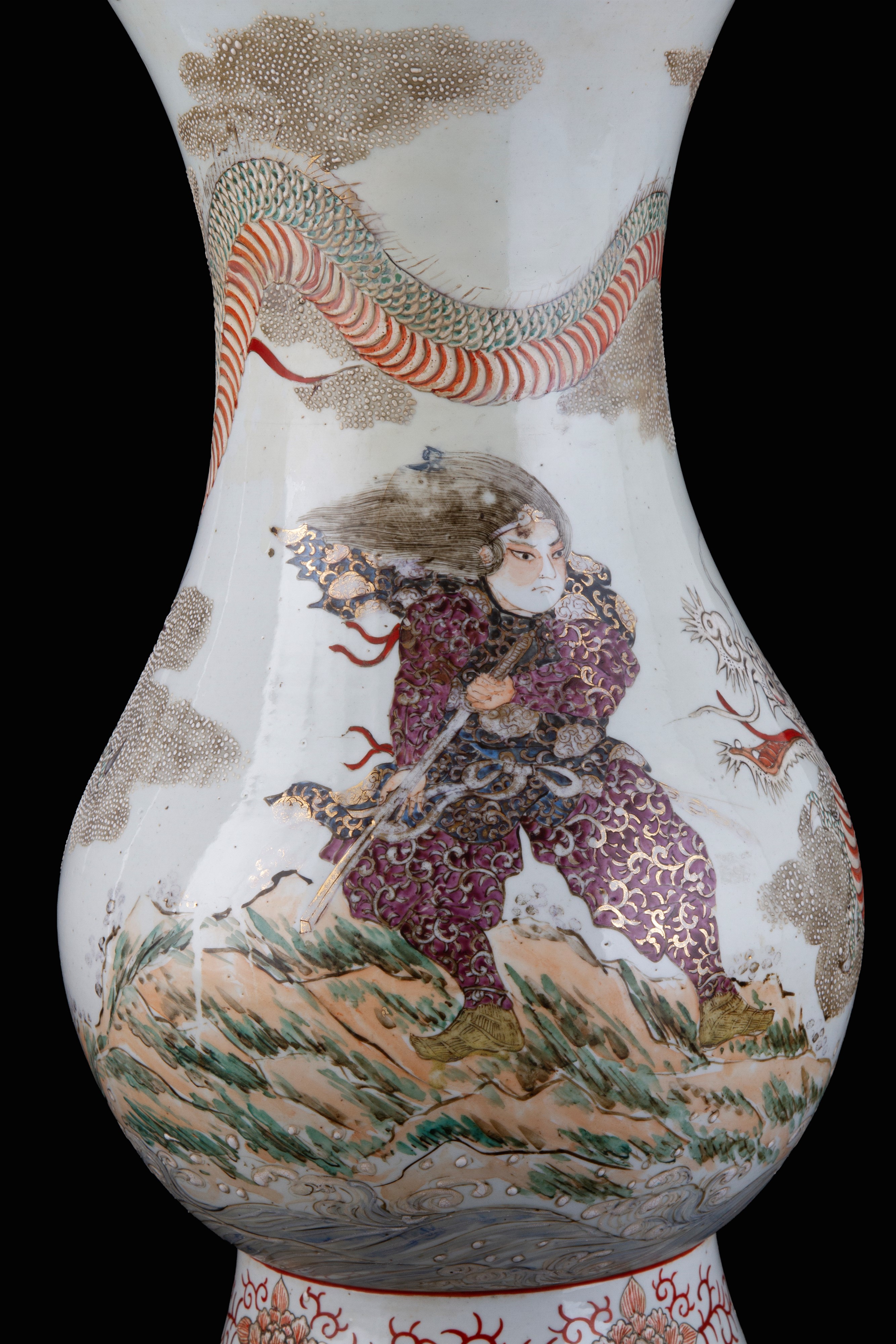 Vaso Imari "GUERRIERO E DRAGHI"