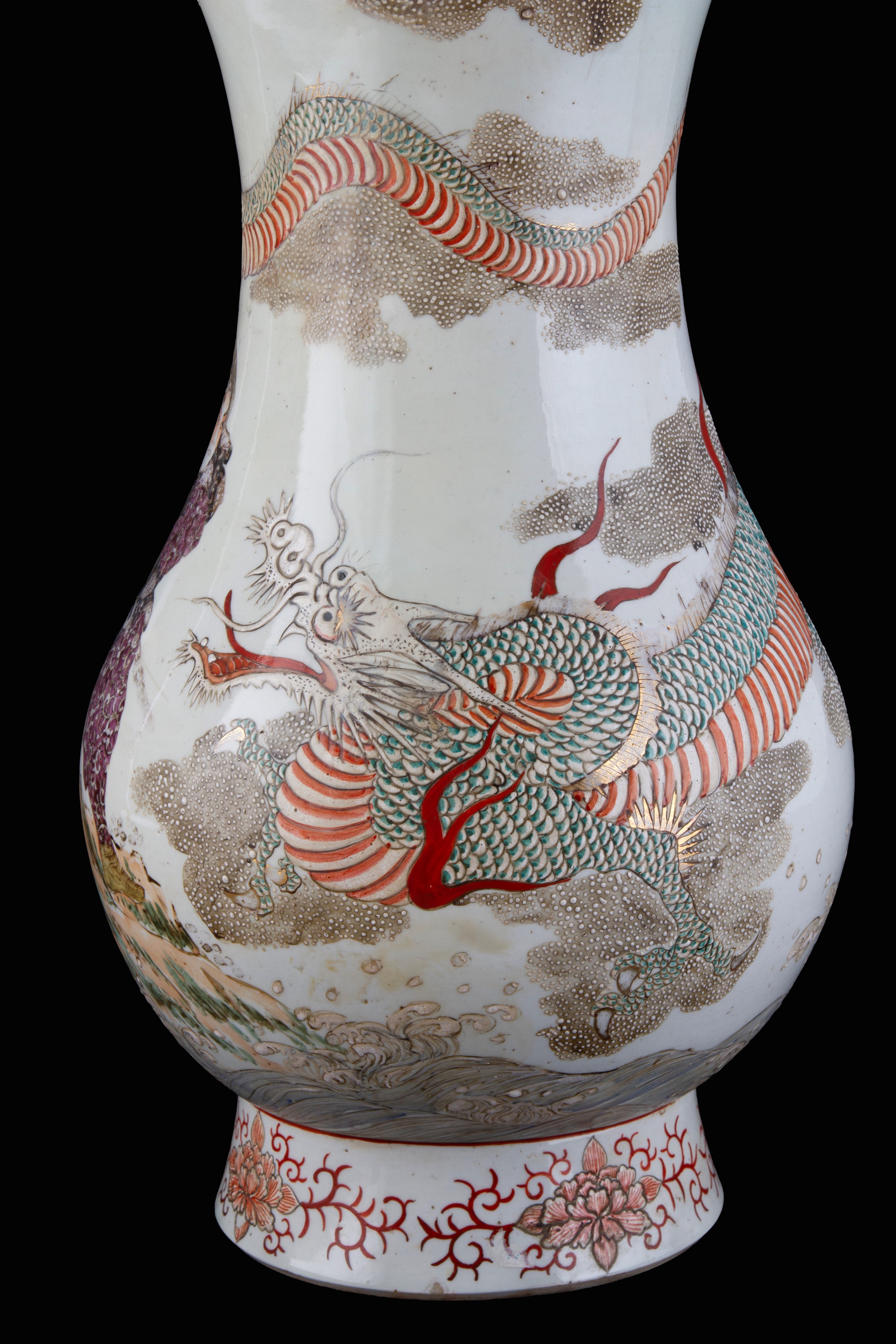 Vaso Imari "GUERRIERO E DRAGHI"