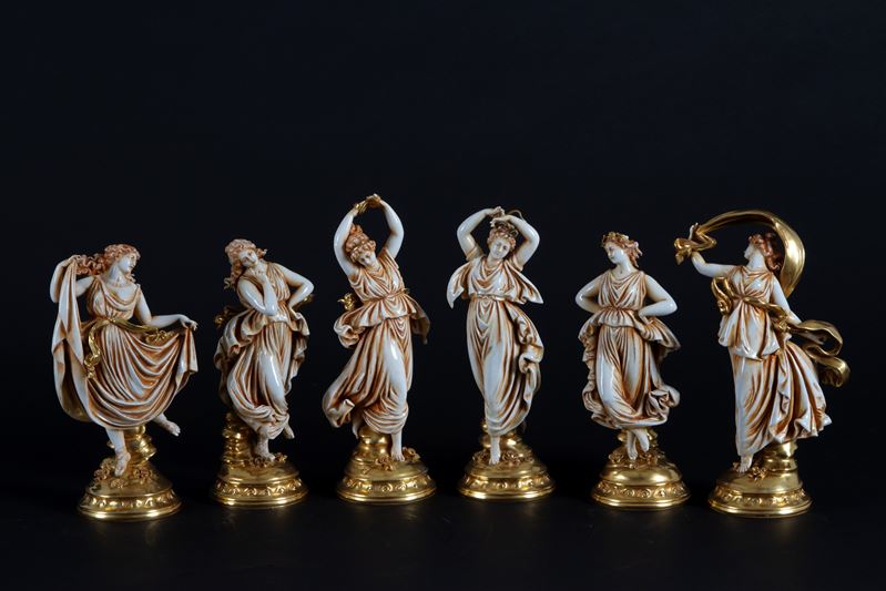 Sei statuine "DANZATRICI". CAPODIMONTE