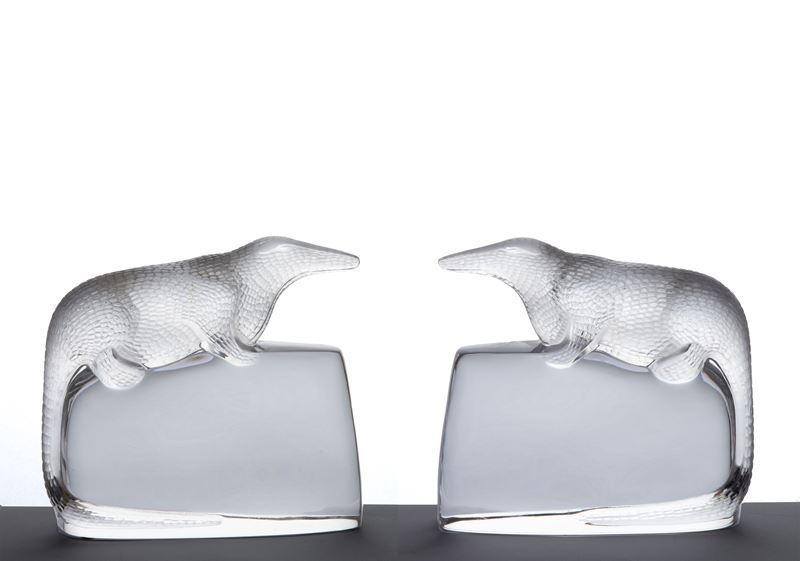 LALIQUE, Coppia di fermalibri a forma di pangolini in cristallo