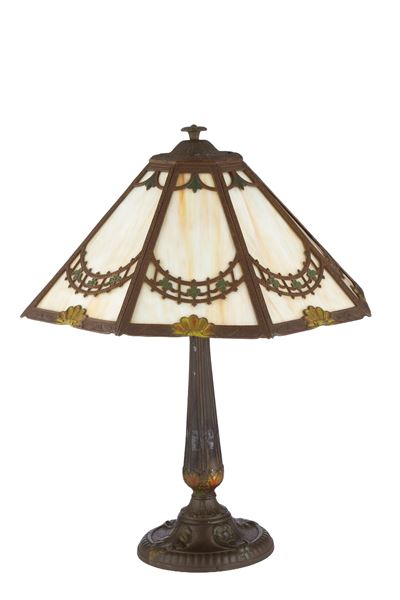 Lampada da tavolo, vetro calcedonio e metallo patinato, Periodo Liberty
