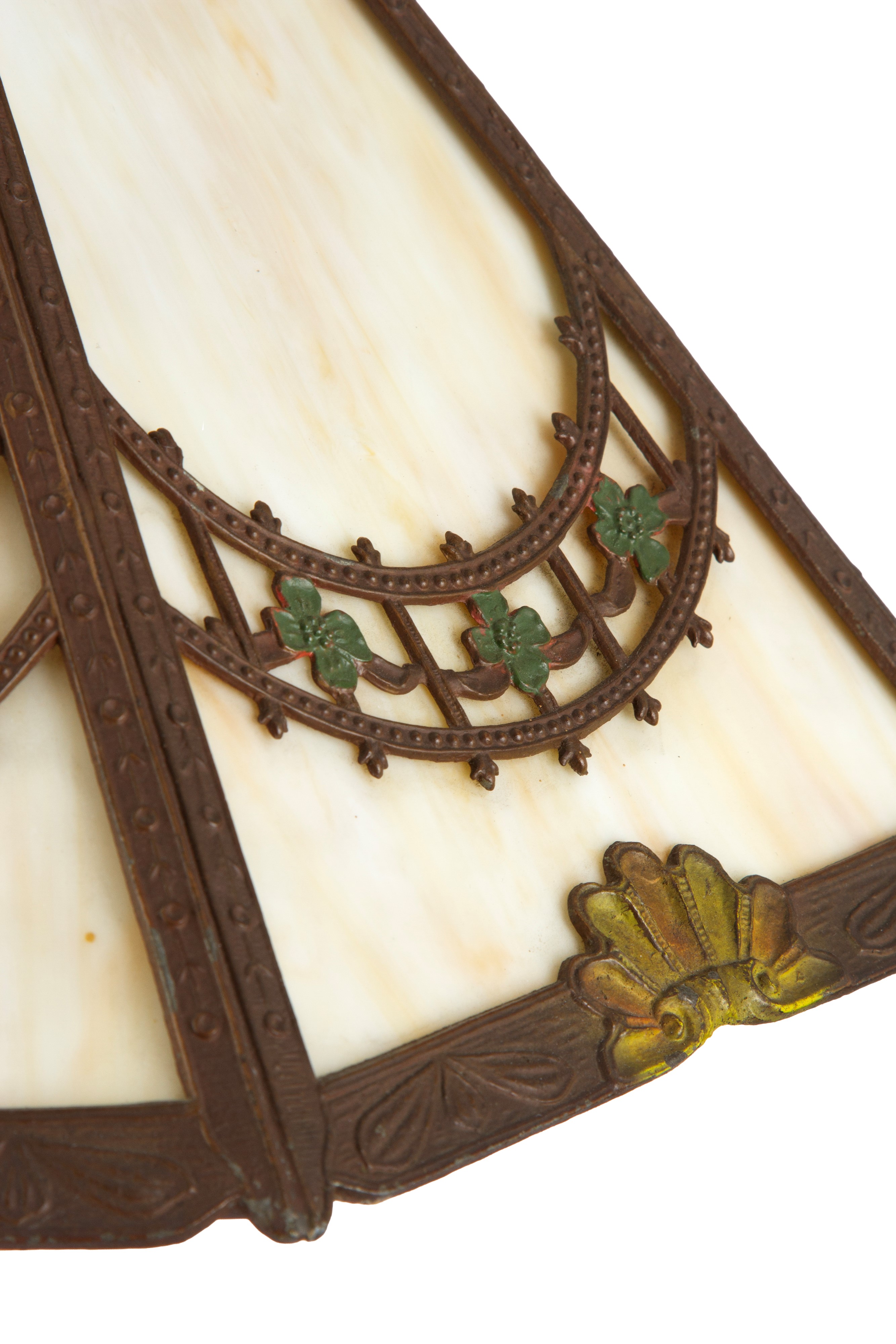 Lampada da tavolo, vetro calcedonio e metallo patinato, Periodo Liberty
