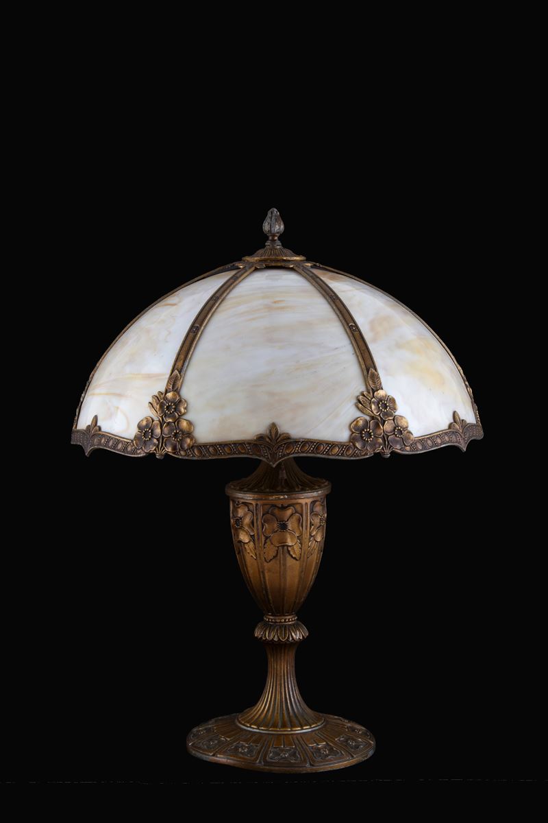 MILLER, Lampada da tavolo in vetro calcedonio e metallo