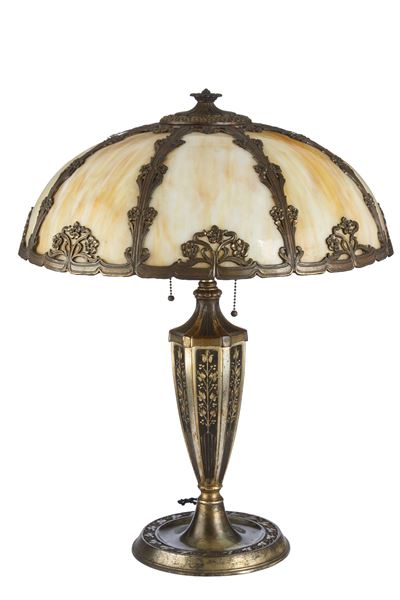 Lampada da tavolo Liberty, vetro calcedonio e metallo patinato