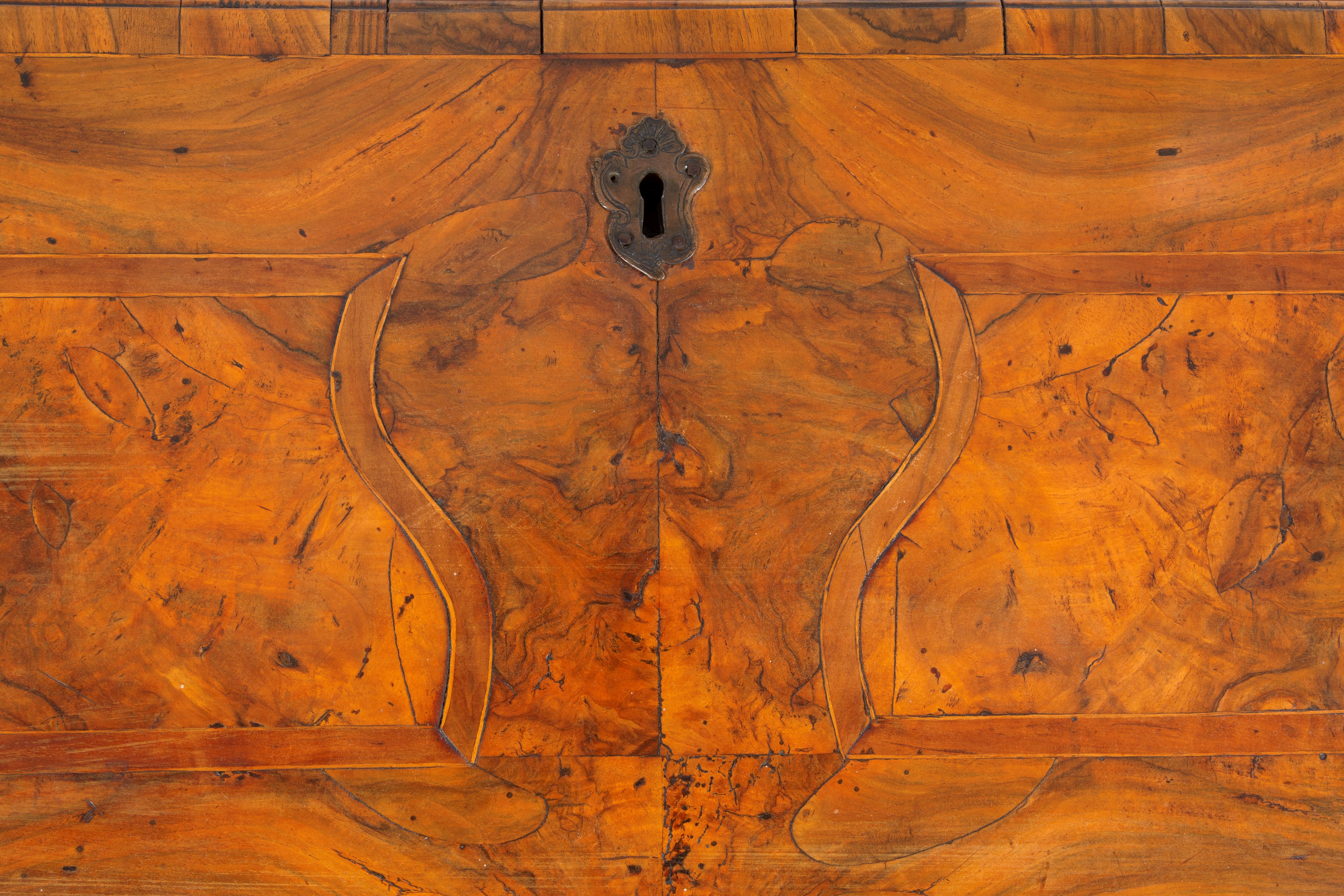 Ribalta mossa, legno di ulivo, Emilia, XVIII secolo