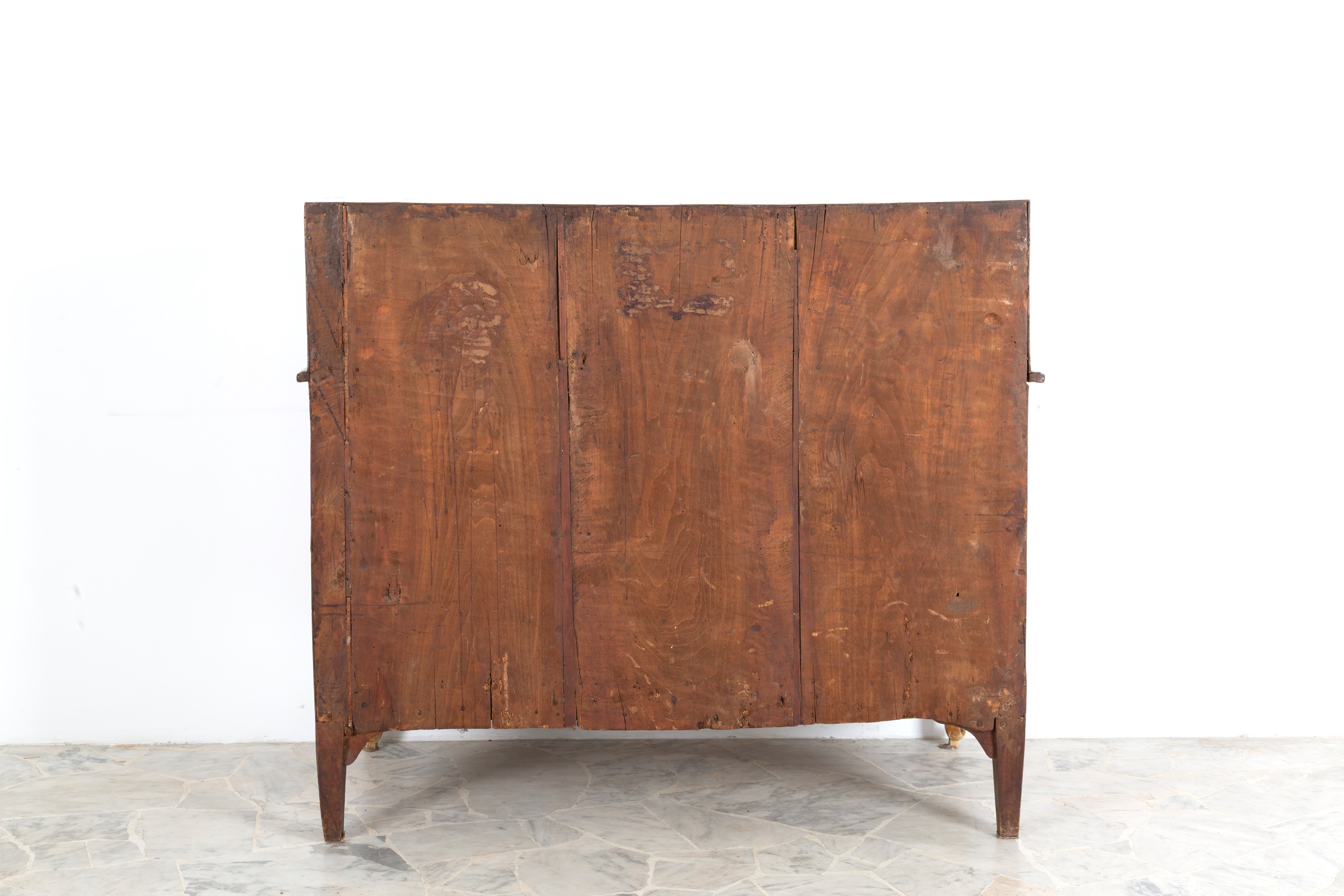 Ribalta mossa, legno di ulivo, Emilia, XVIII secolo