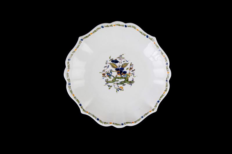 Centrotavola con decori floreali al centro