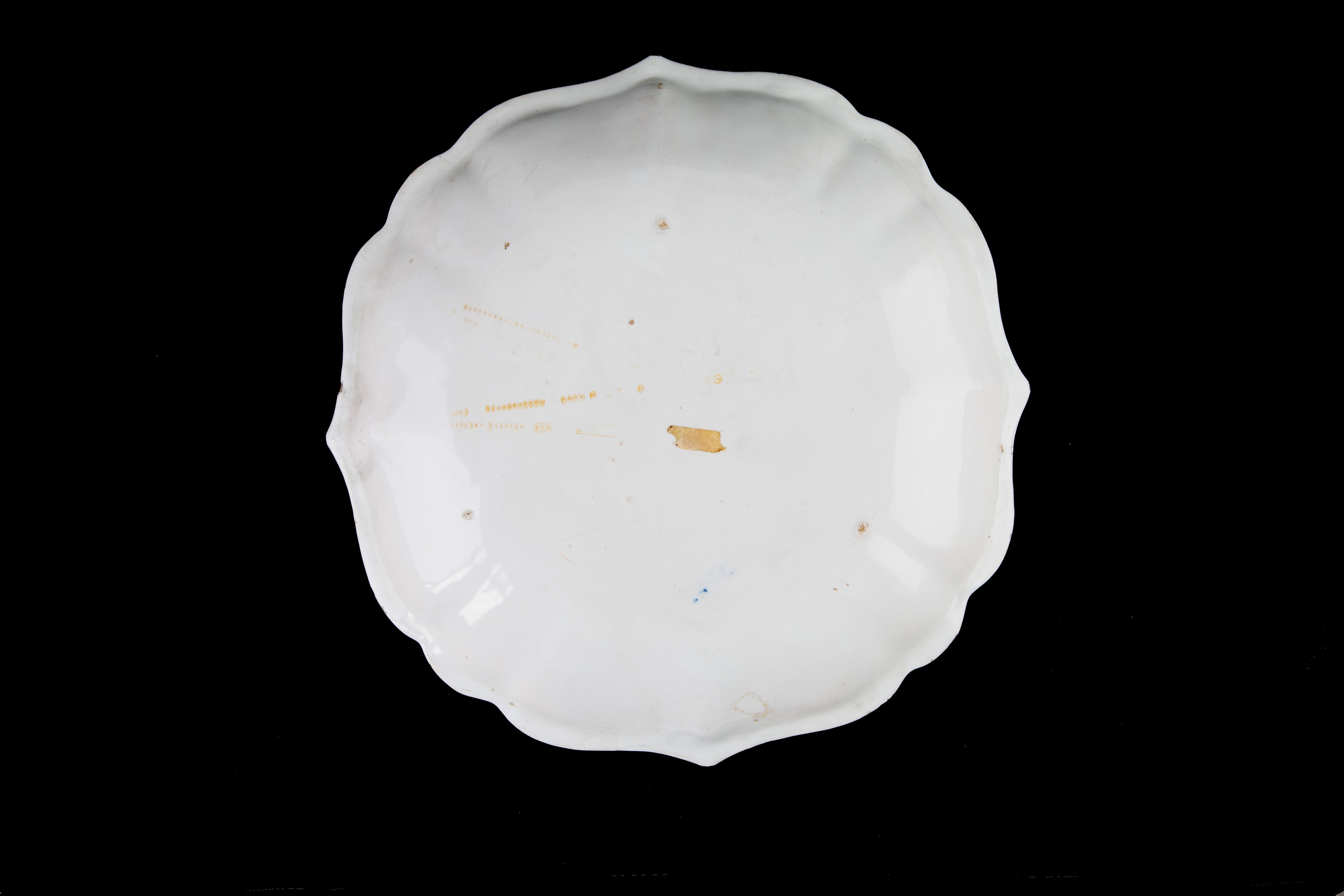 Centrotavola con decori floreali al centro