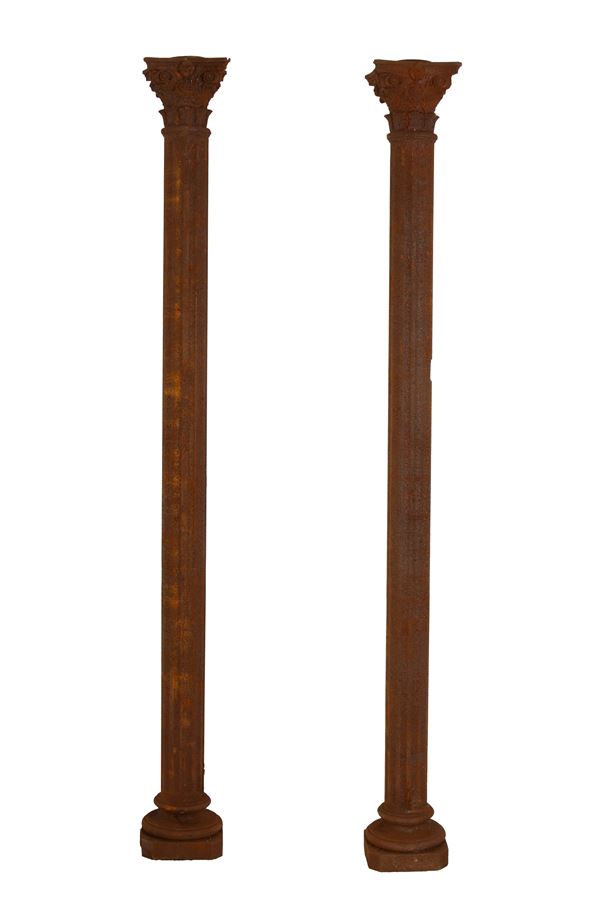 Pair of cast iron columns