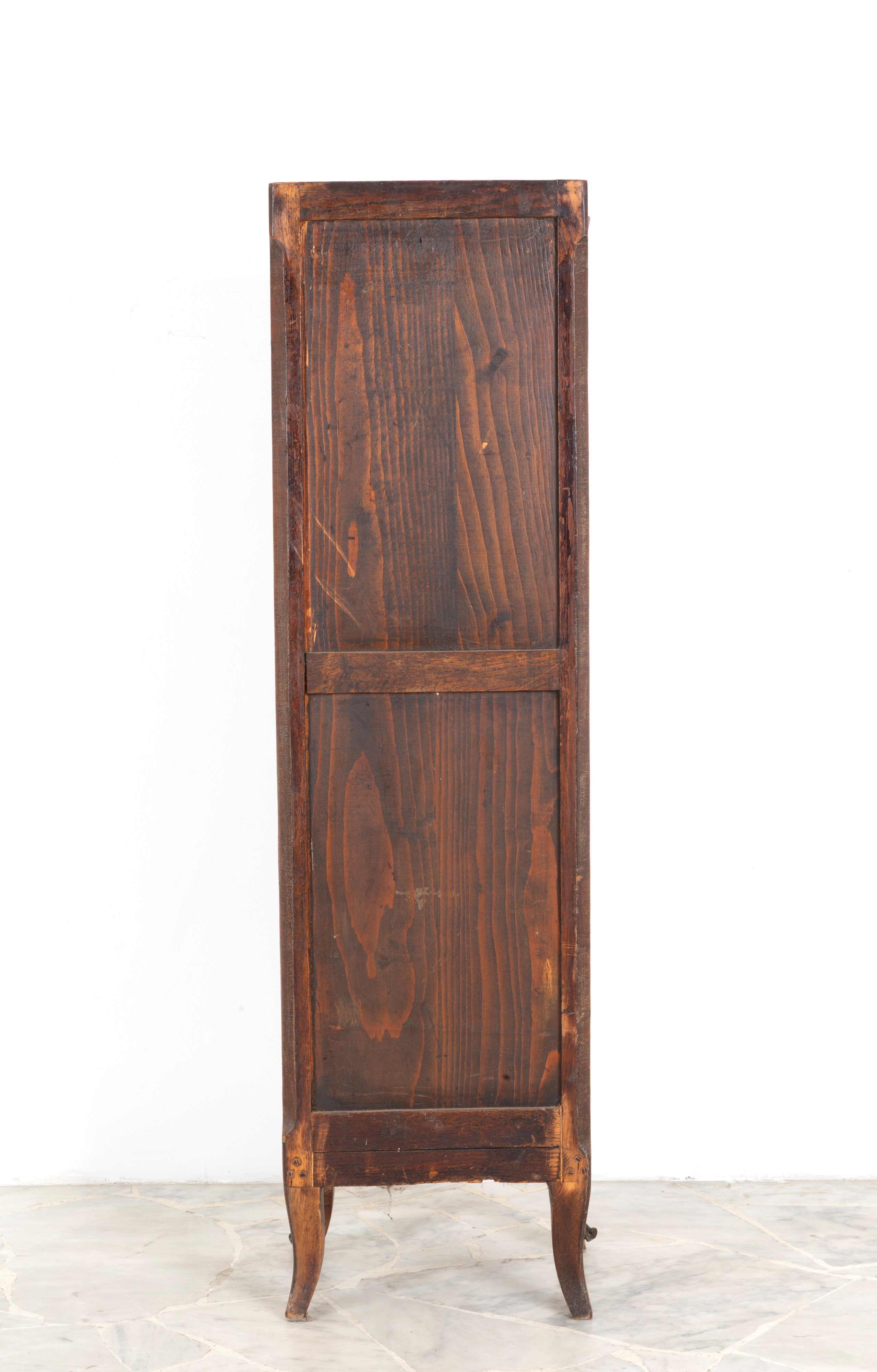 Piccolo secrétaire, lastronato in legni vari con riserve in bois de rose, XIX secolo