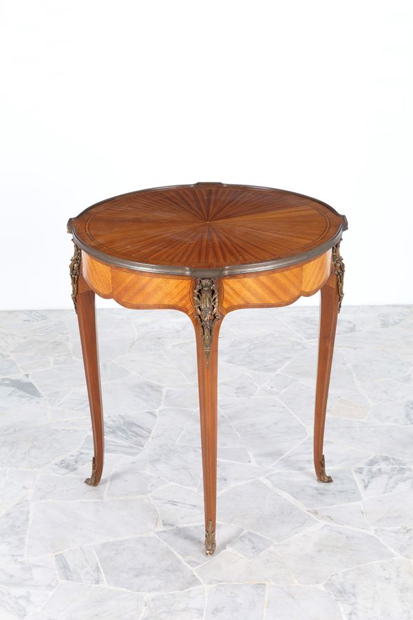 Parade table