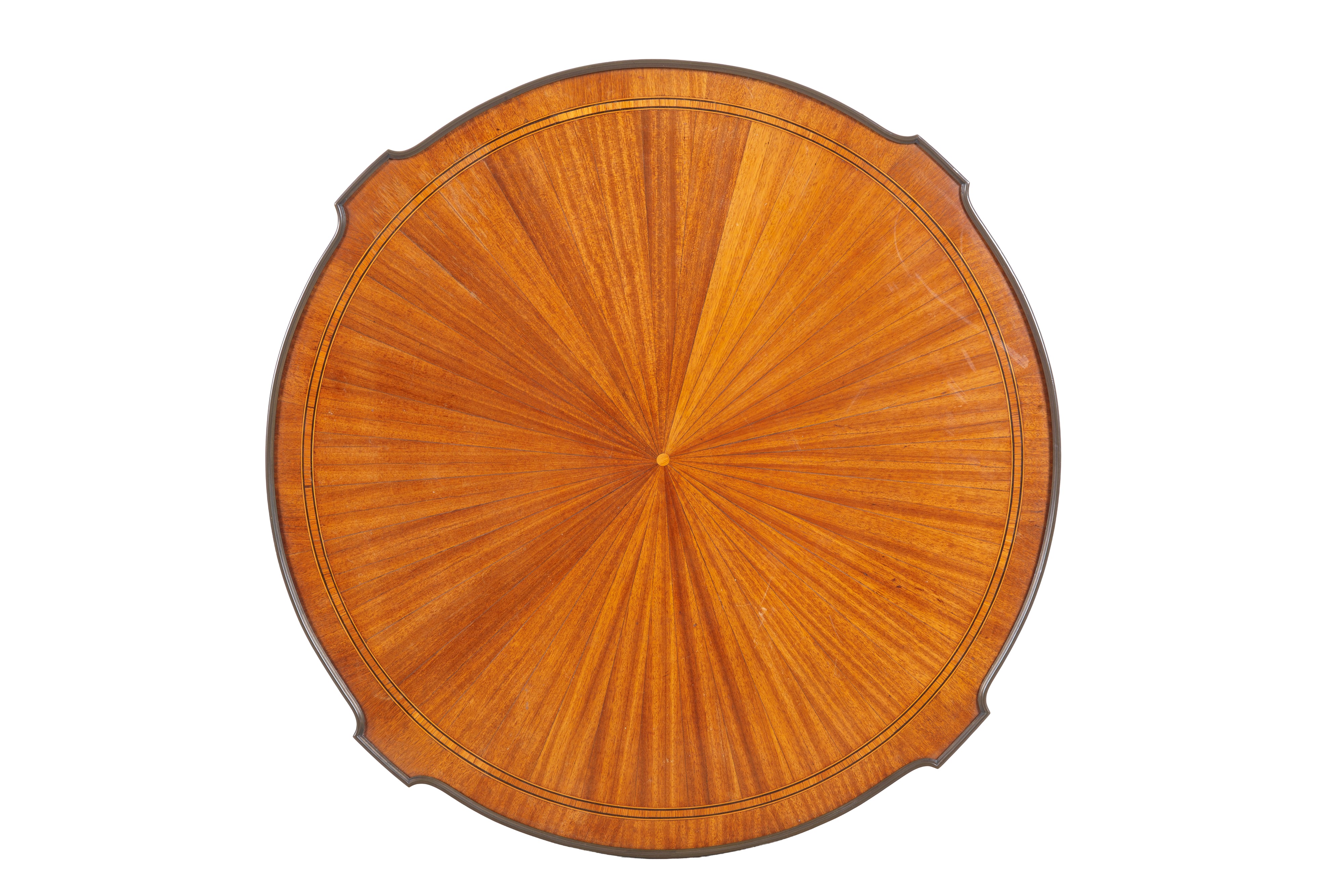 Tavolo da parata, lastronatura in satinwood con finiture in bronzo cesellato (XIX secolo)