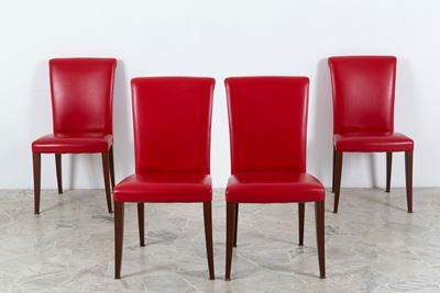 Poltrona Frau, Quattro sedie modello Vittoria in legno con rivestimento in pelle rossa