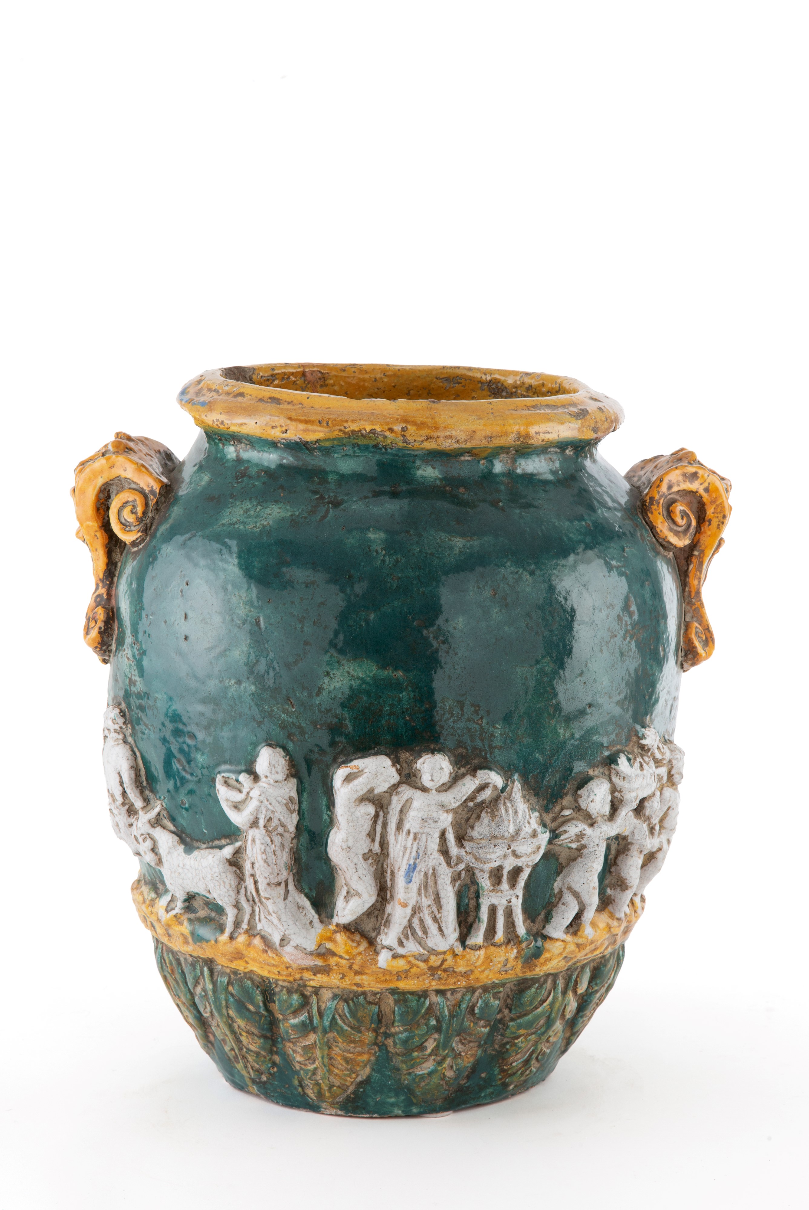 Vaso in maiolica invetriata verde e gialla con stemmi araldici e scene di vita, XIX secolo