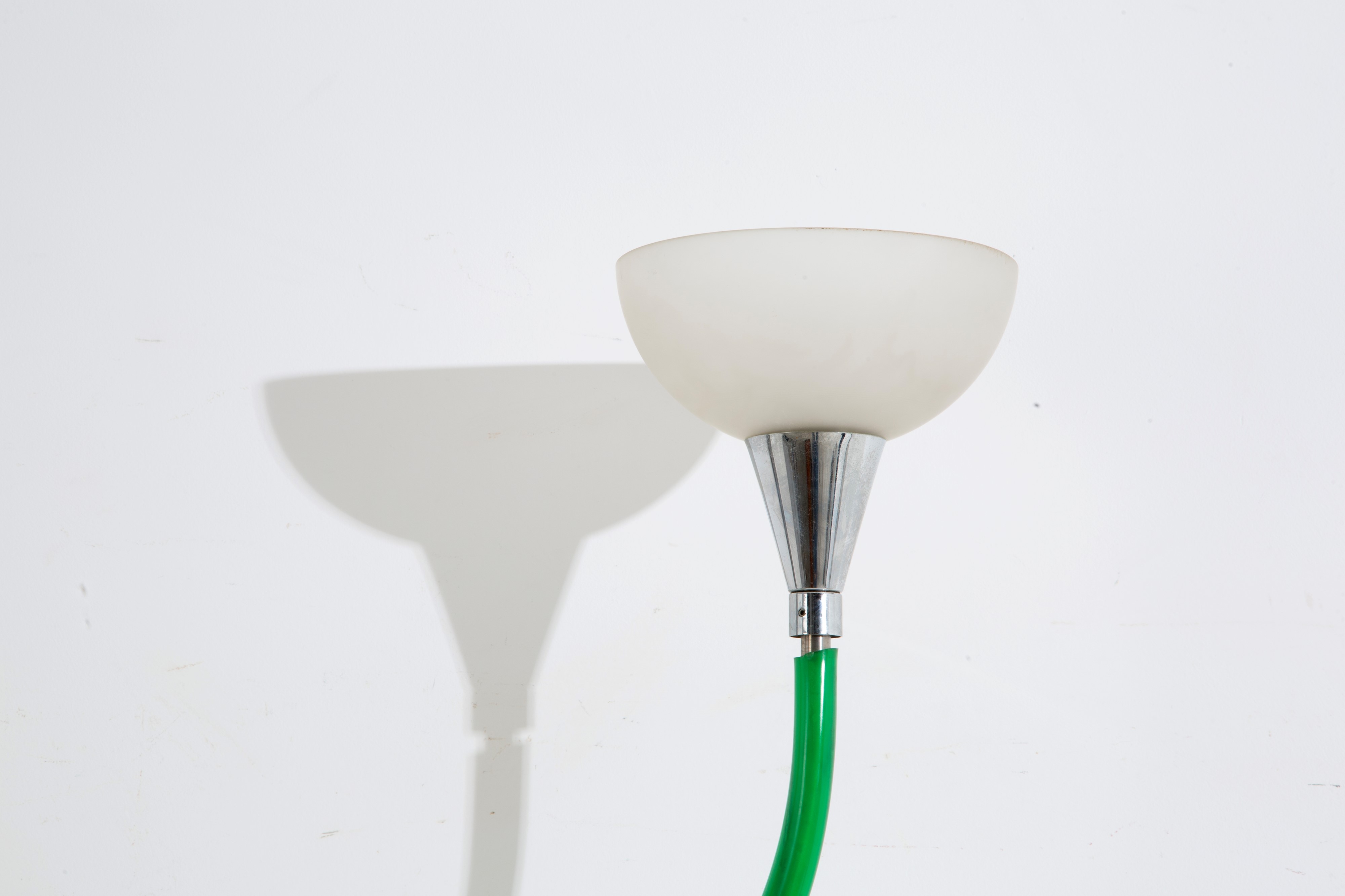 Piantana, metallo cromato, plastica e vetro, Anni '80
