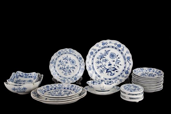 Servizio mod. Cipolla blu in porcellana. MEISSEN