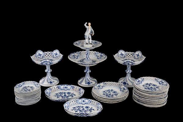 Servizio mod. Cipolla blu in porcellana traforata. MEISSEN
