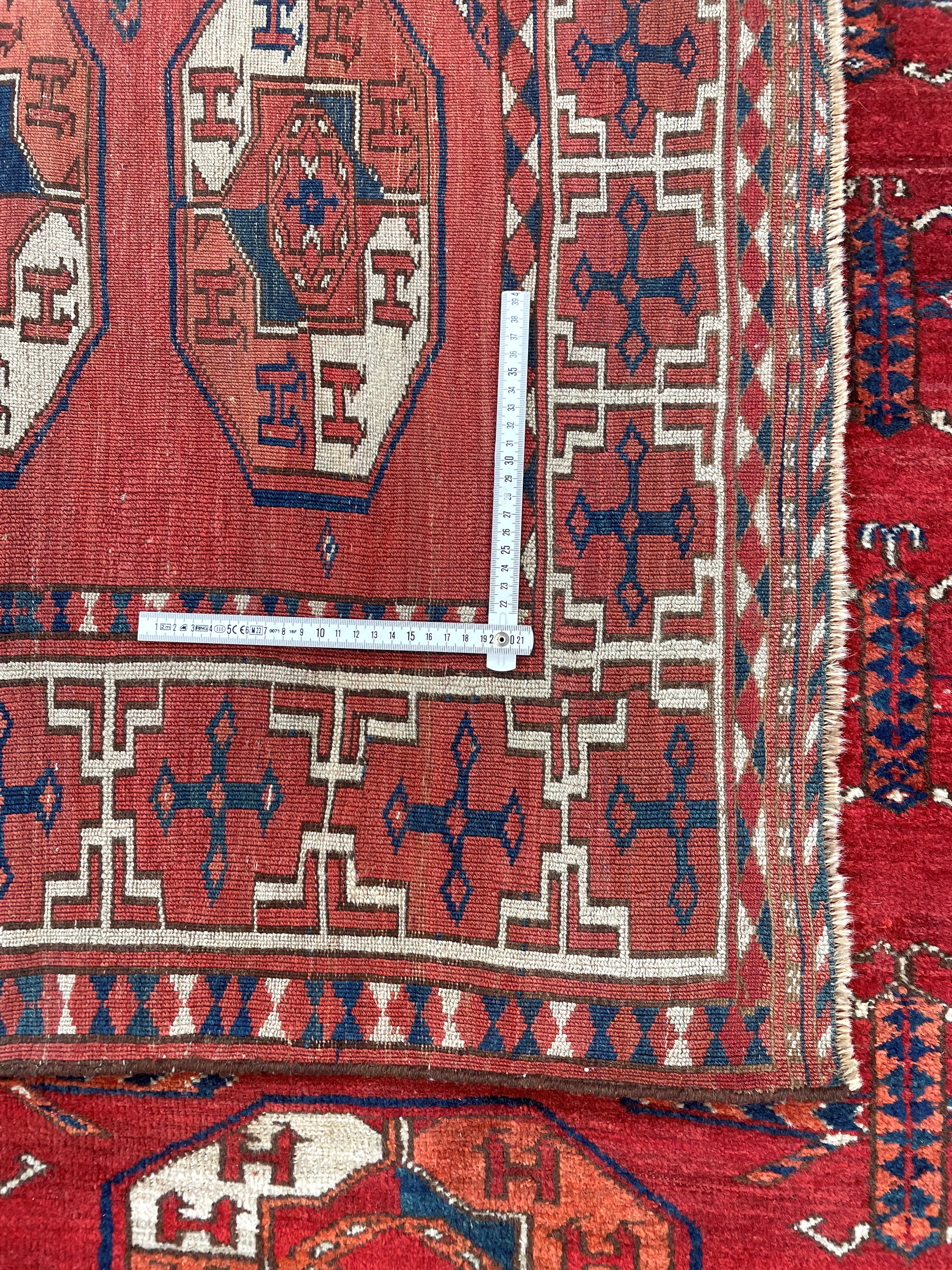 Tappeto Kisl Ayak, Turkestan, metà XIX secolo, 240x200 cm ca.