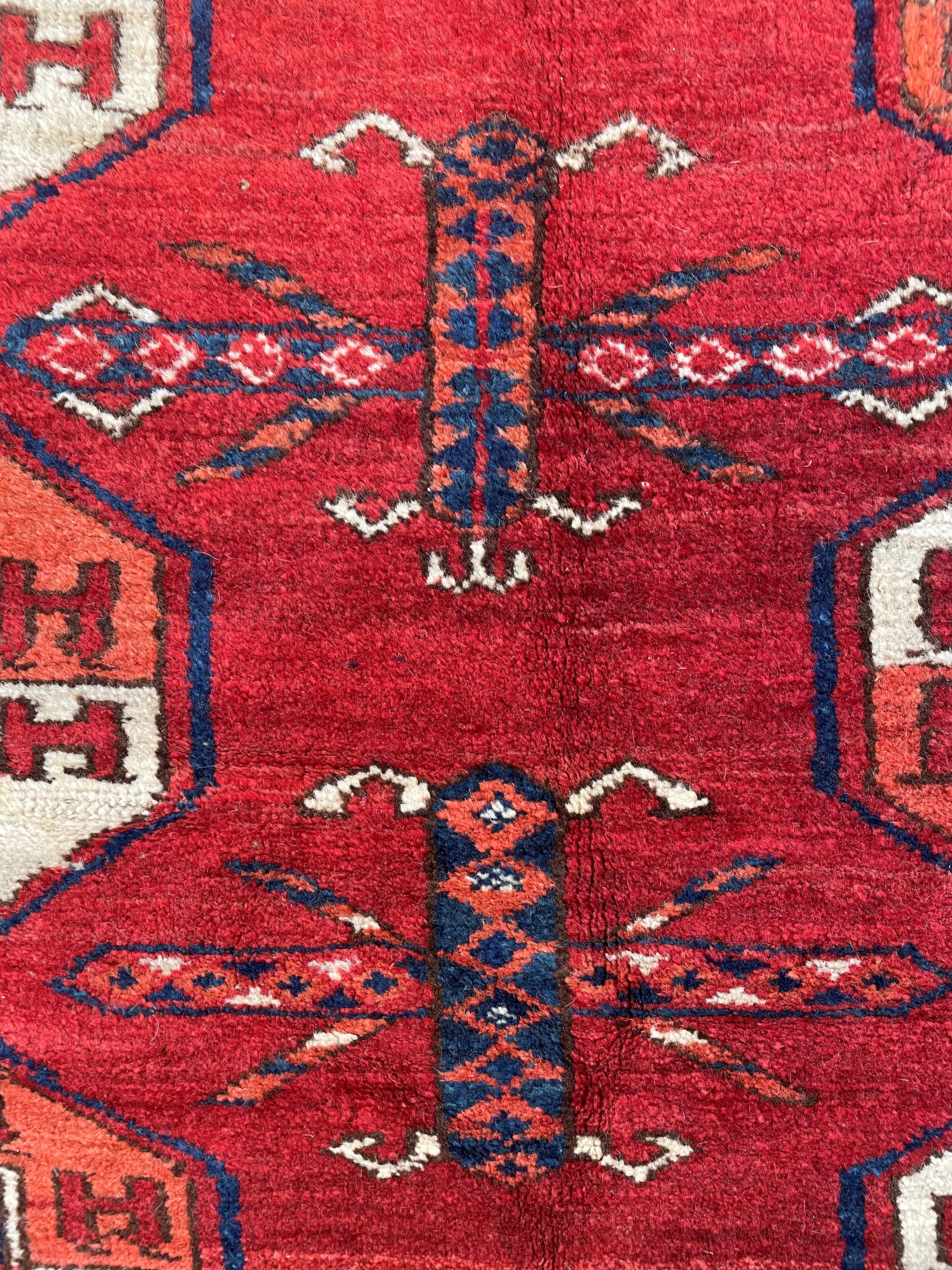 Tappeto Kisl Ayak, Turkestan, metà XIX secolo, 240x200 cm ca.