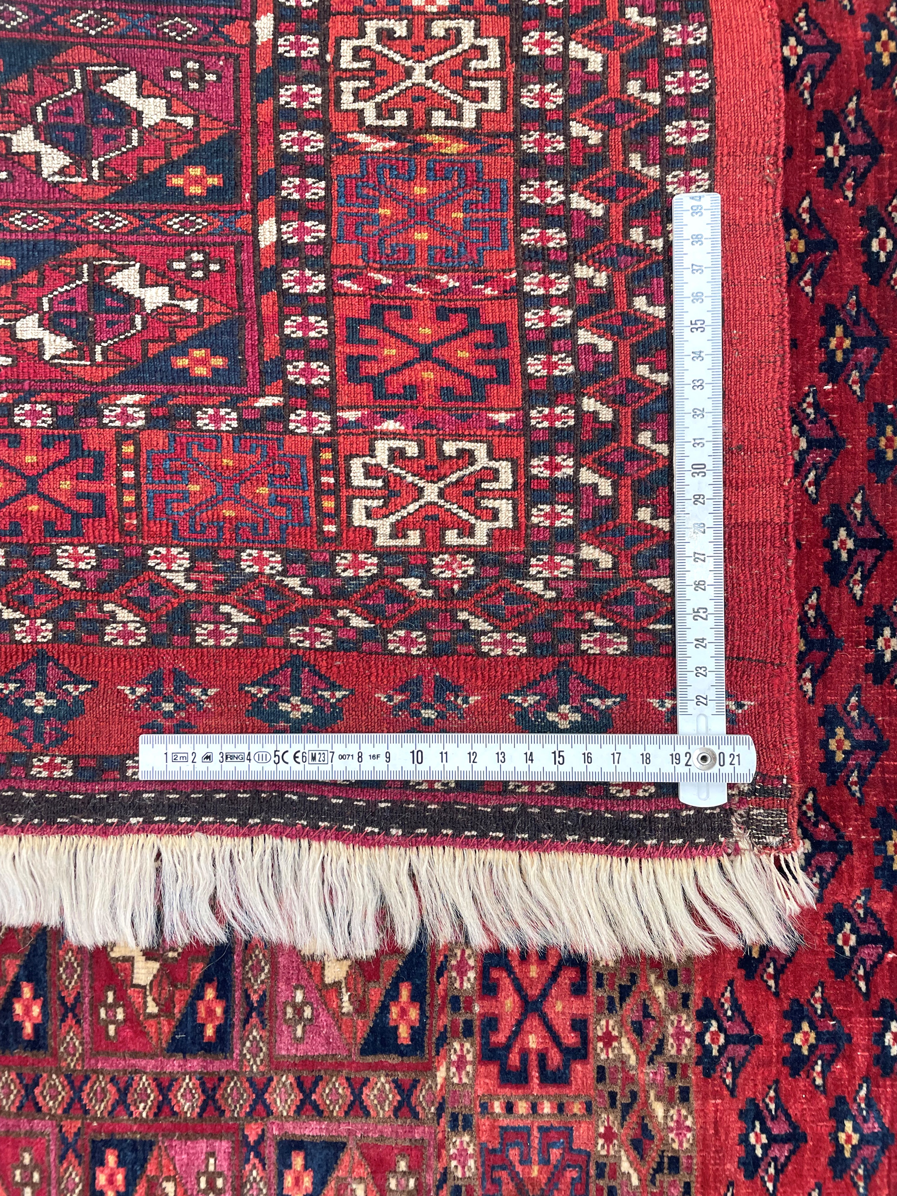 Tappeto Tekkè Chuval, Turkestan occidentale, fine XIX secolo, 75x117 cm