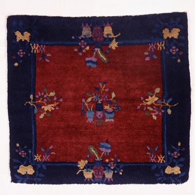 Tappeto Pechino, Seat Mat, Cina, circa 1900, 59x64 cm