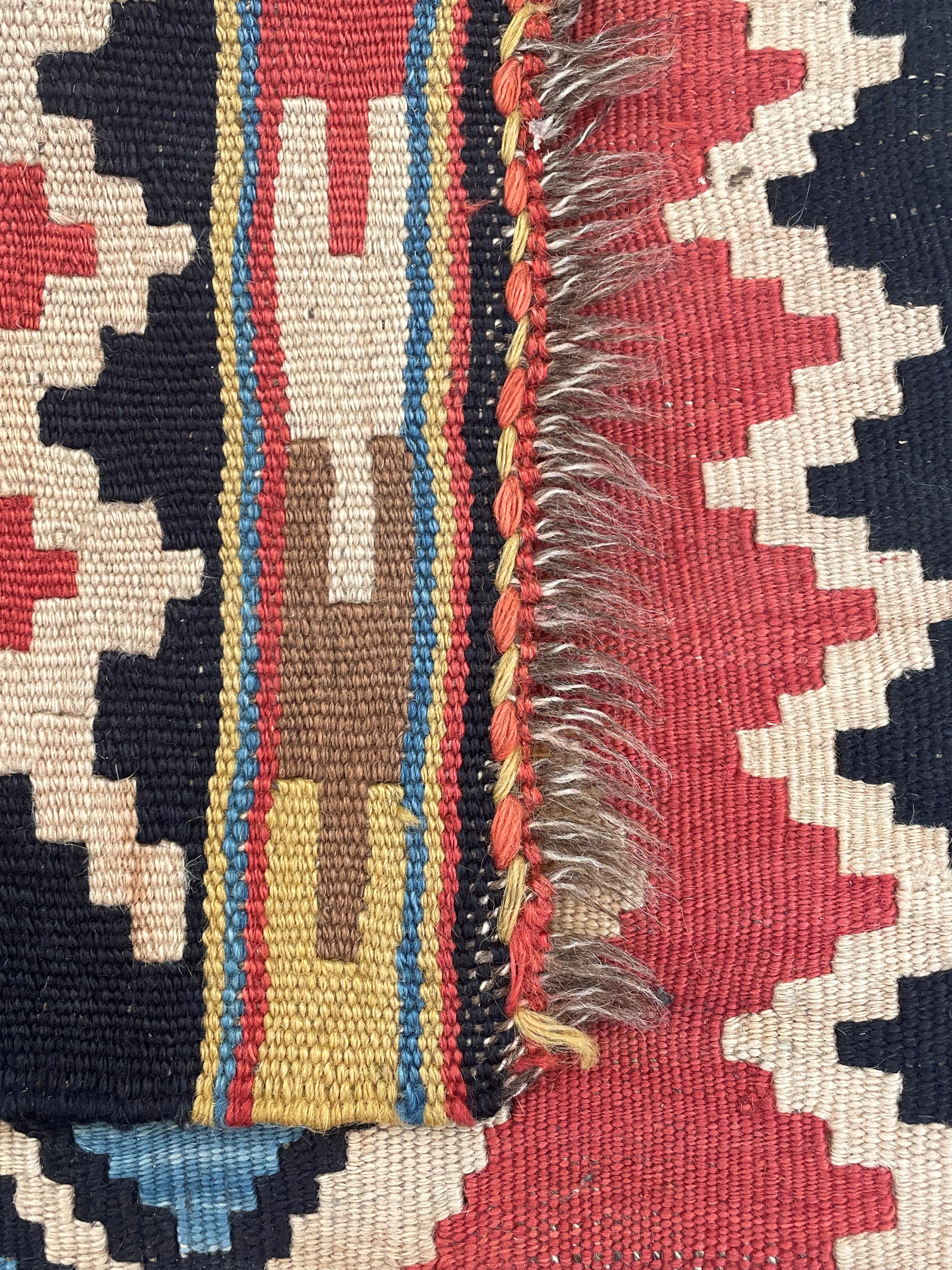 Kilim Lori, Persia, tessuto annodato a mano, inizio XX secolo