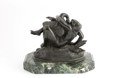 Scultore del XIX secolo, Leda e il Cigno, scultura in bronzo con base in marmo verde Alpi
