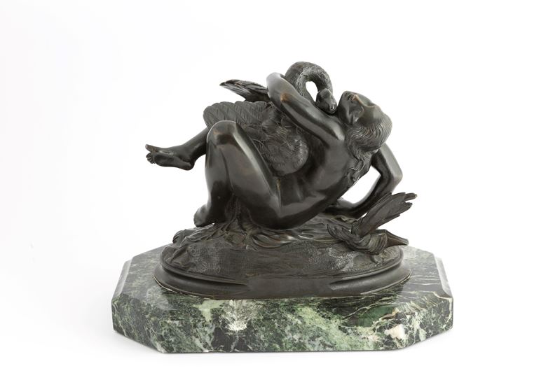 Scultore del XIX secolo, Leda e il Cigno, scultura in bronzo con base in marmo verde Alpi