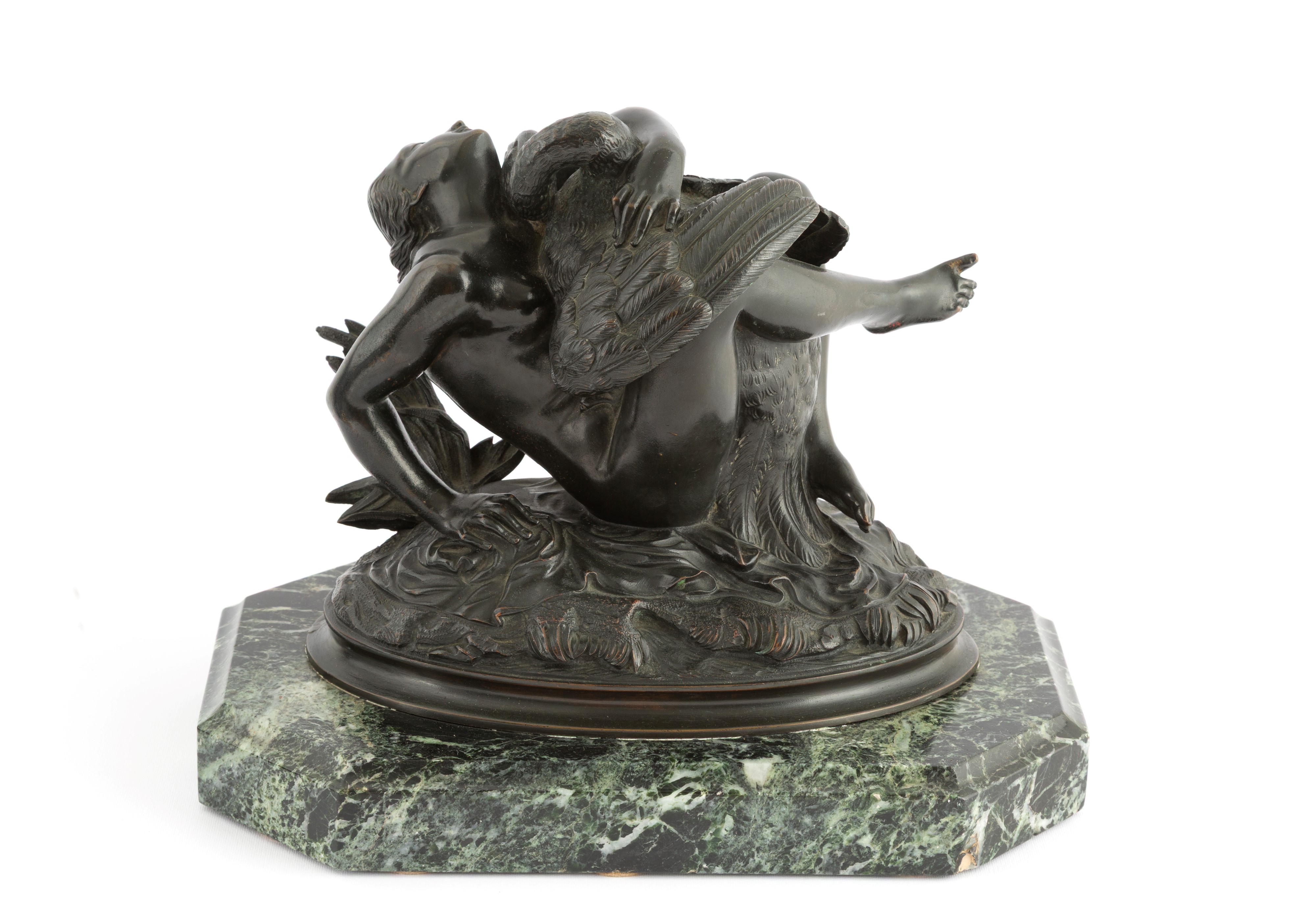 Scultore del XIX secolo, Leda e il Cigno, scultura in bronzo con base in marmo verde Alpi