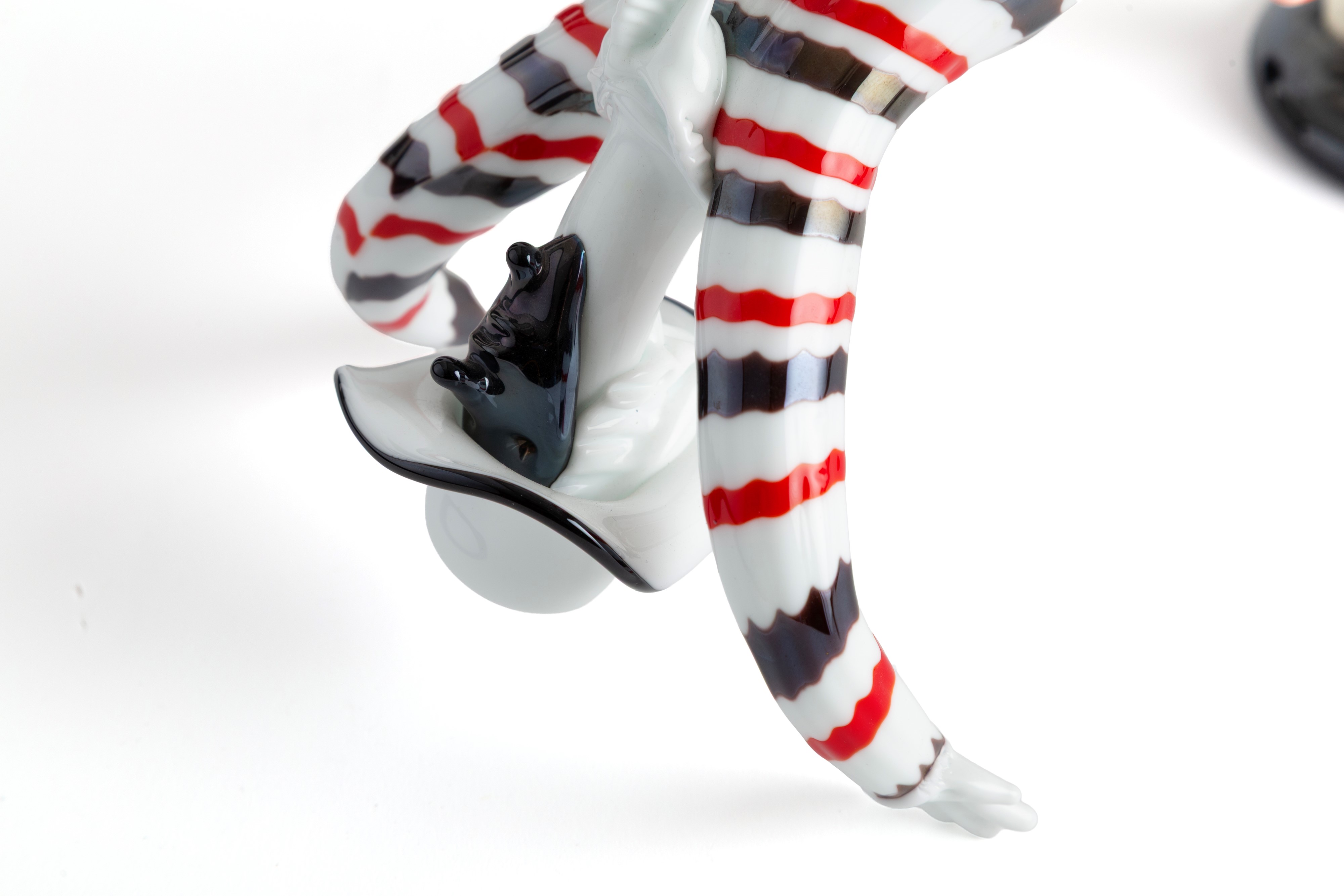 Fulvio Bianconi - Figurina 'ARLECCHINO GINNASTA' in vetro lattimo
