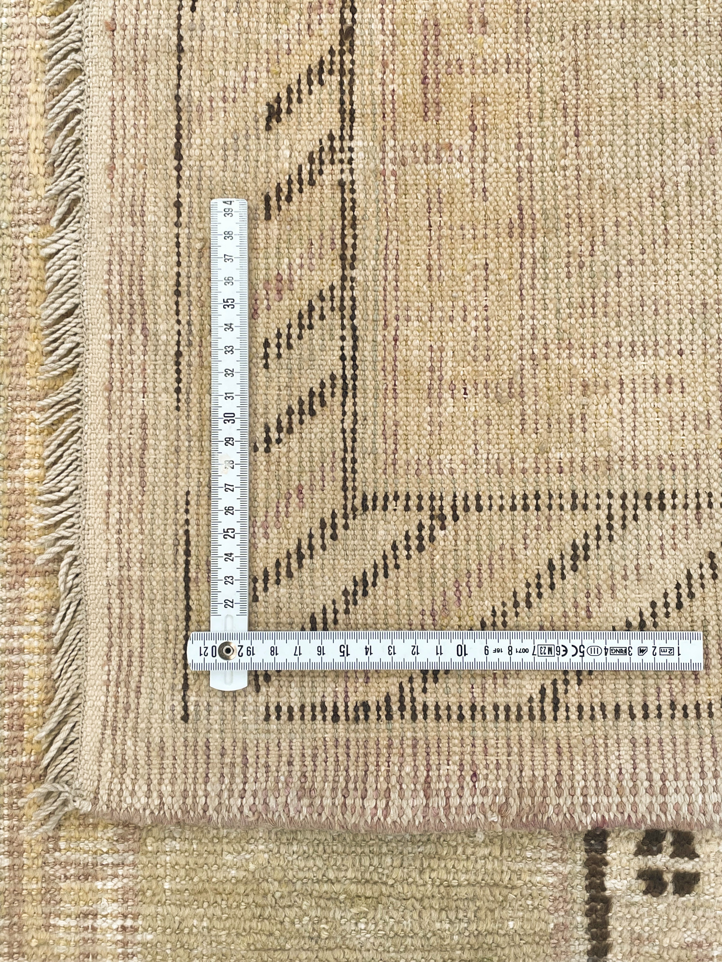Tappeto Khotan, Turkestan Orientale, Inizio XX secolo, 234x120 cm