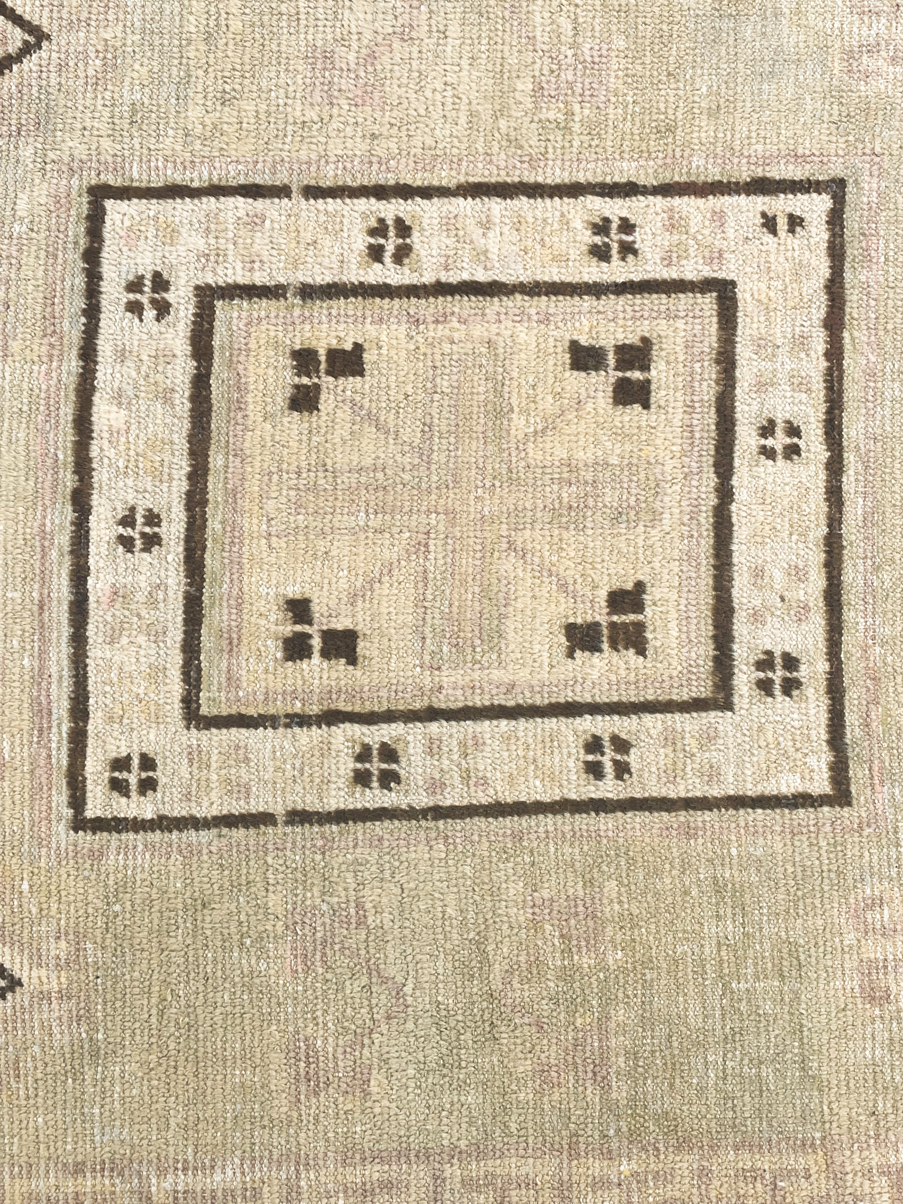 Tappeto Khotan, Turkestan Orientale, Inizio XX secolo, 234x120 cm