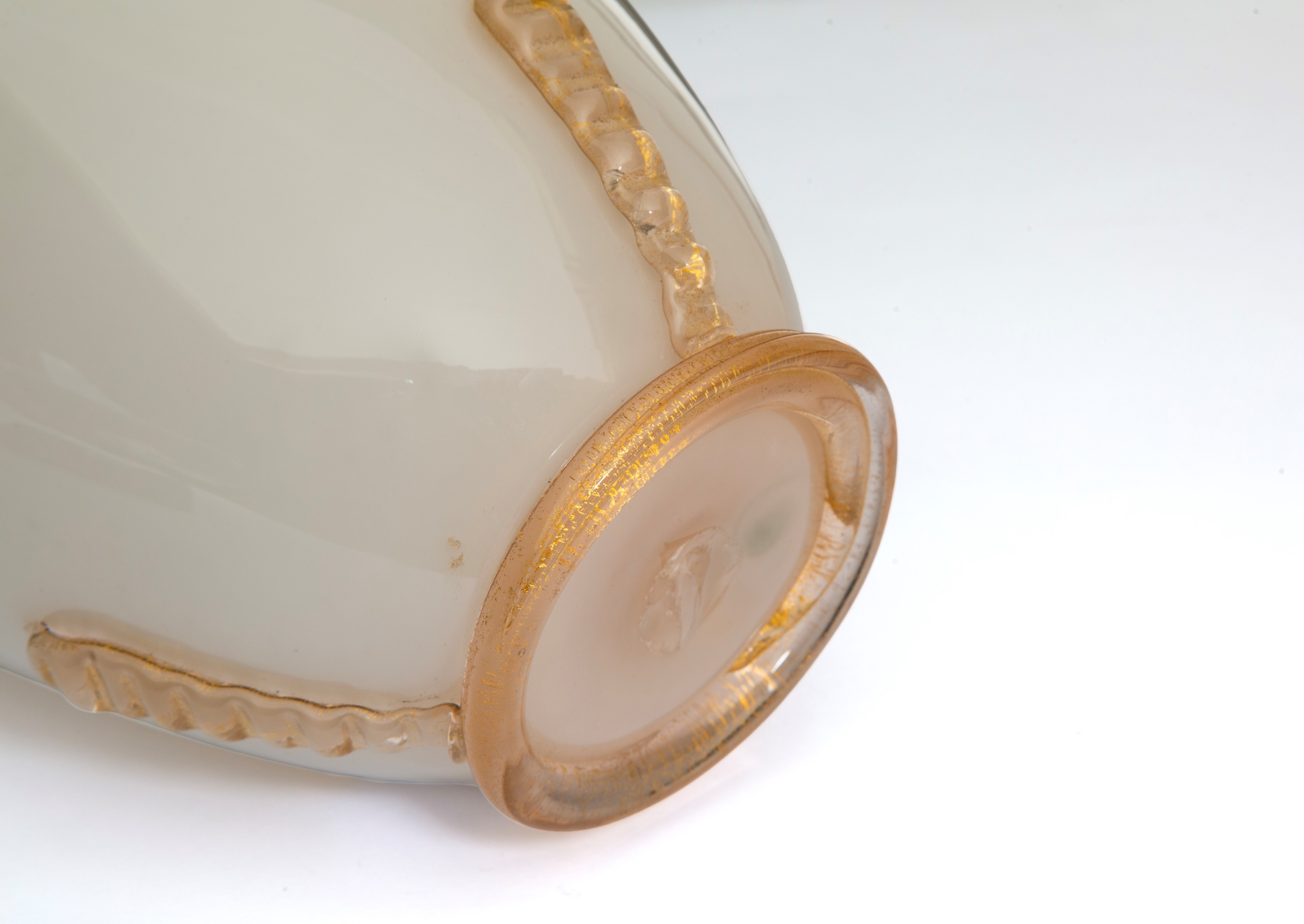 Zecchin e Martinuzzi, Vaso in vetro lattimo, altezza 28 cm