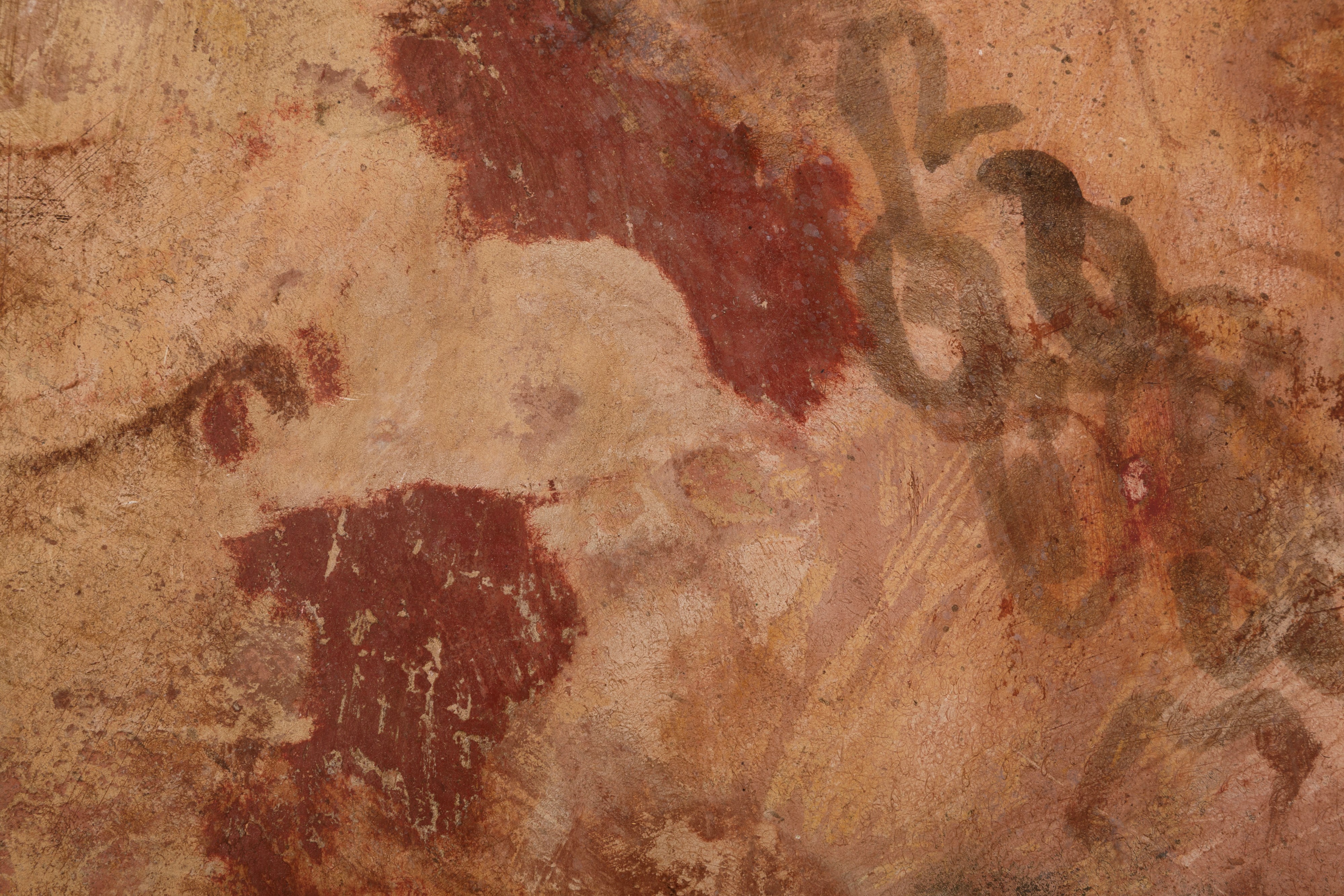 Tavolo in legno dorato