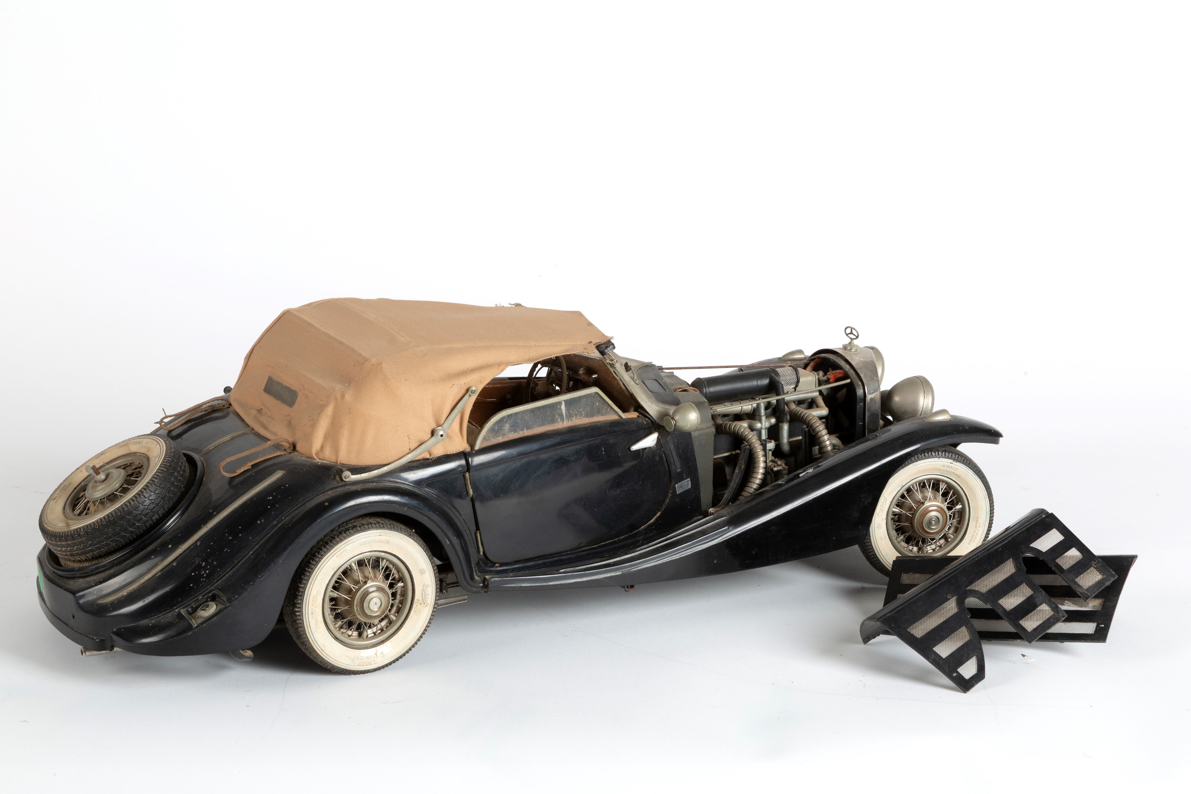 Modellini di automobili, Bugatti Type 50 T (1933) e Mercedes 500 K-AK Cabriolet (1935), scala 1:8
