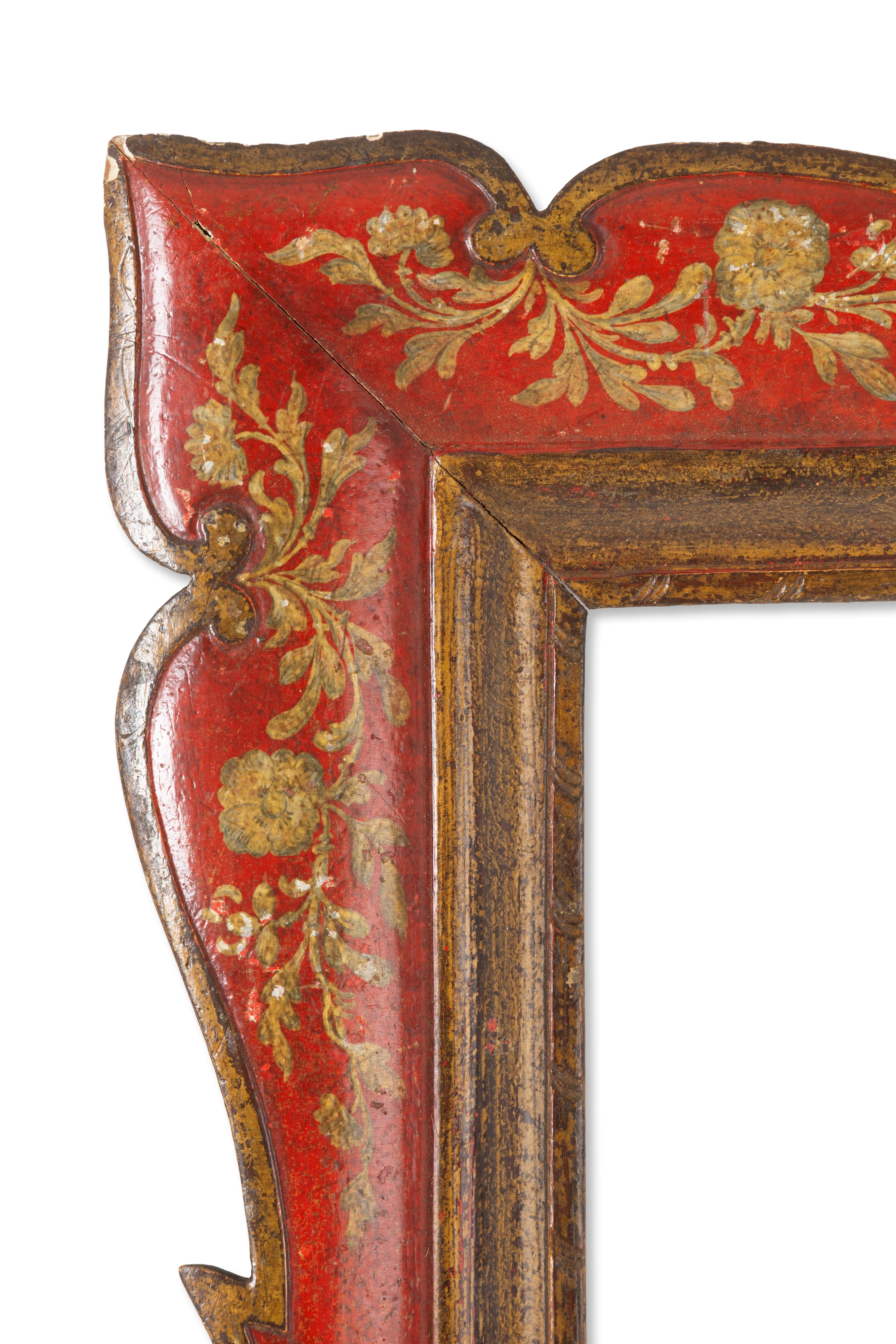 Cornice in legno laccato rosso decorato, XX secolo