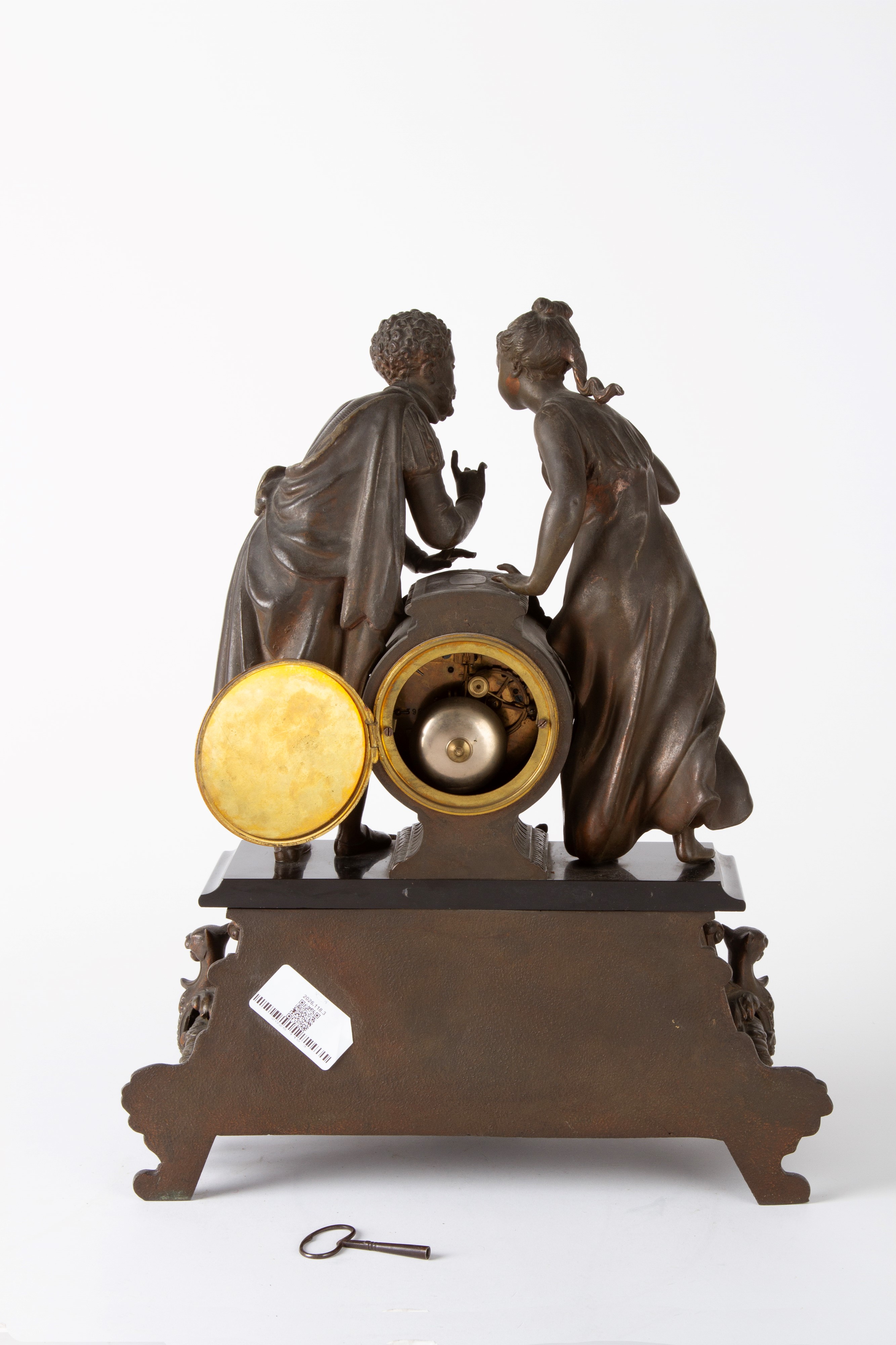 Orologio in marmo nero del Belgio e antimonio con figure, XX secolo