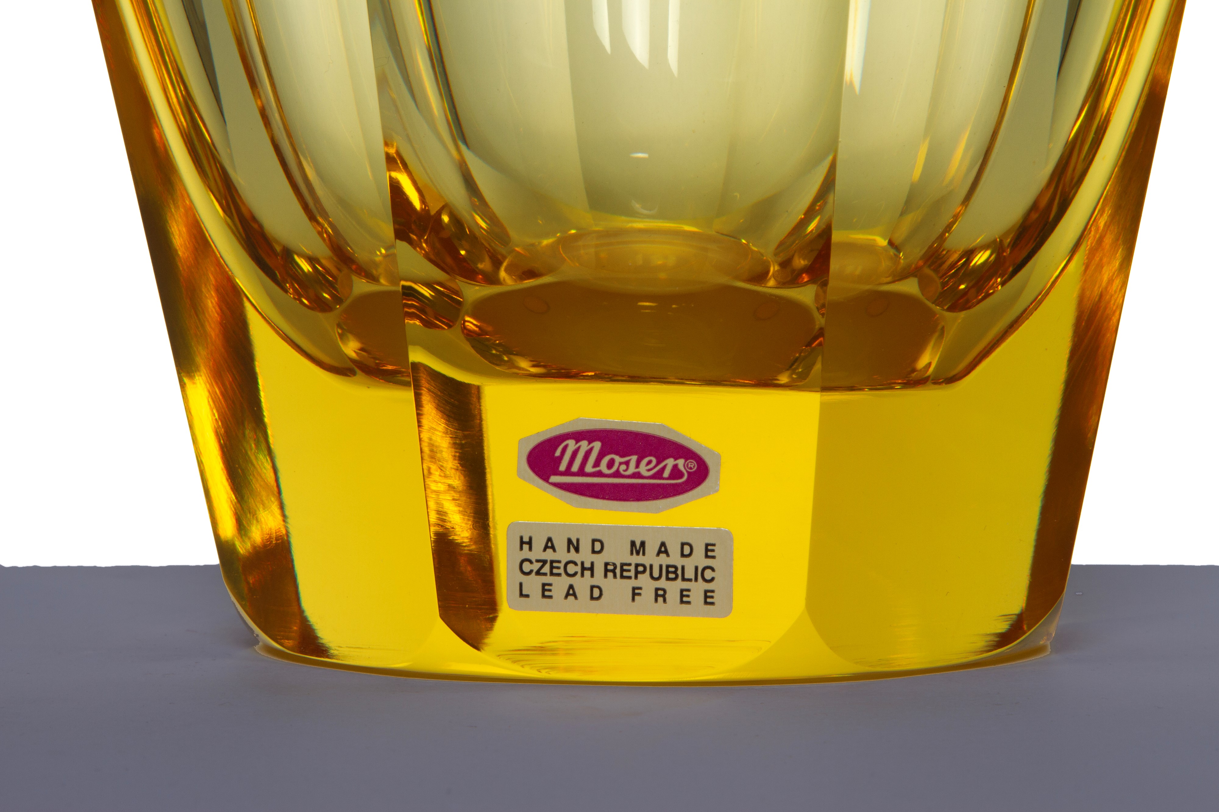 MOSER, Vaso in vetro giallo