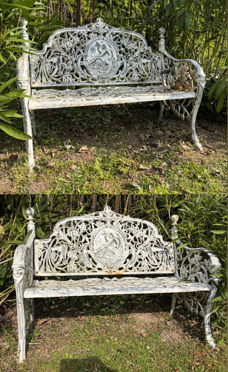 Coppia di panchine in ghisa, Art Nouveau, dimensioni 85x105x50 cm ca.