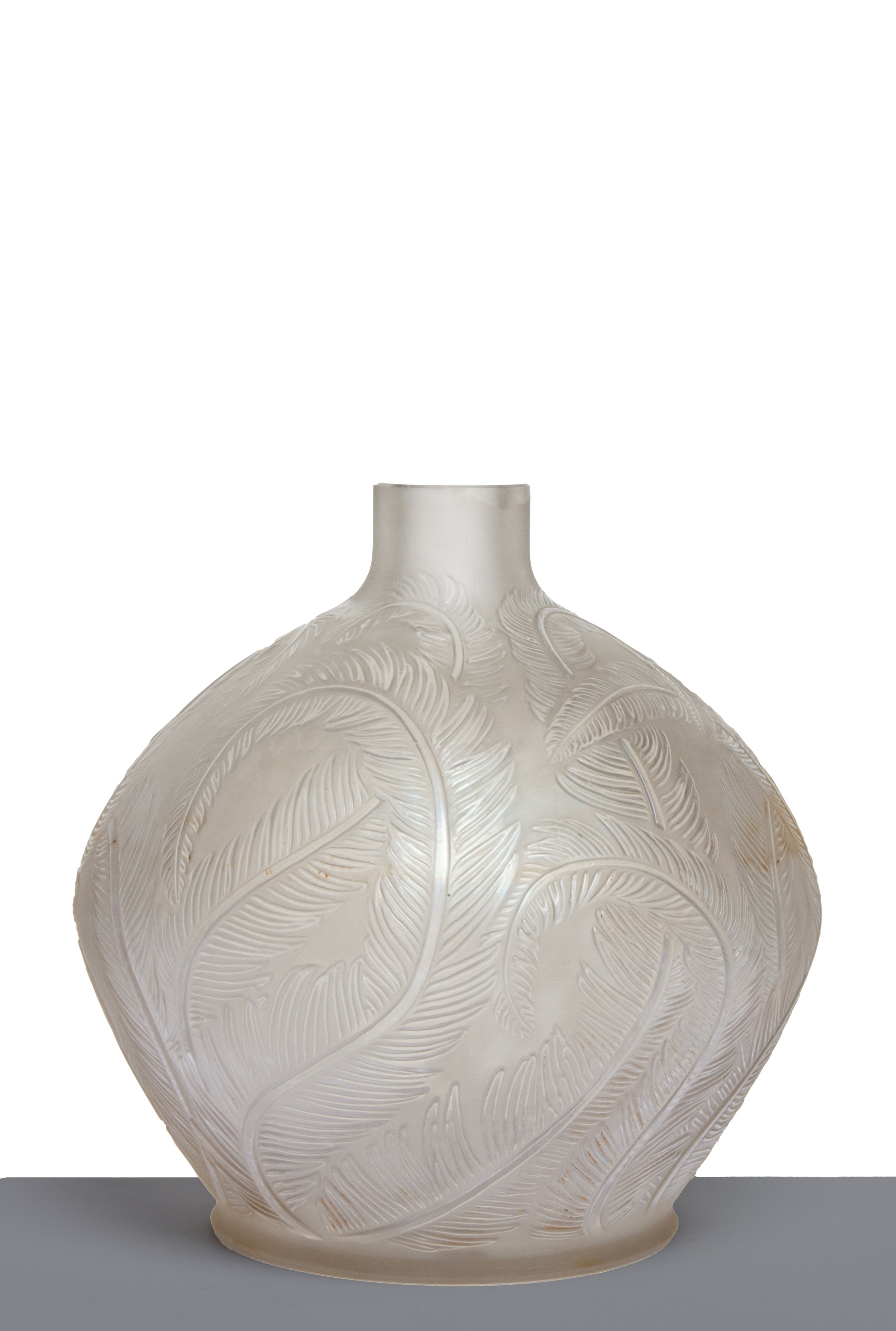 R. LALIQUE, Vaso in vetro con decorazione a piume