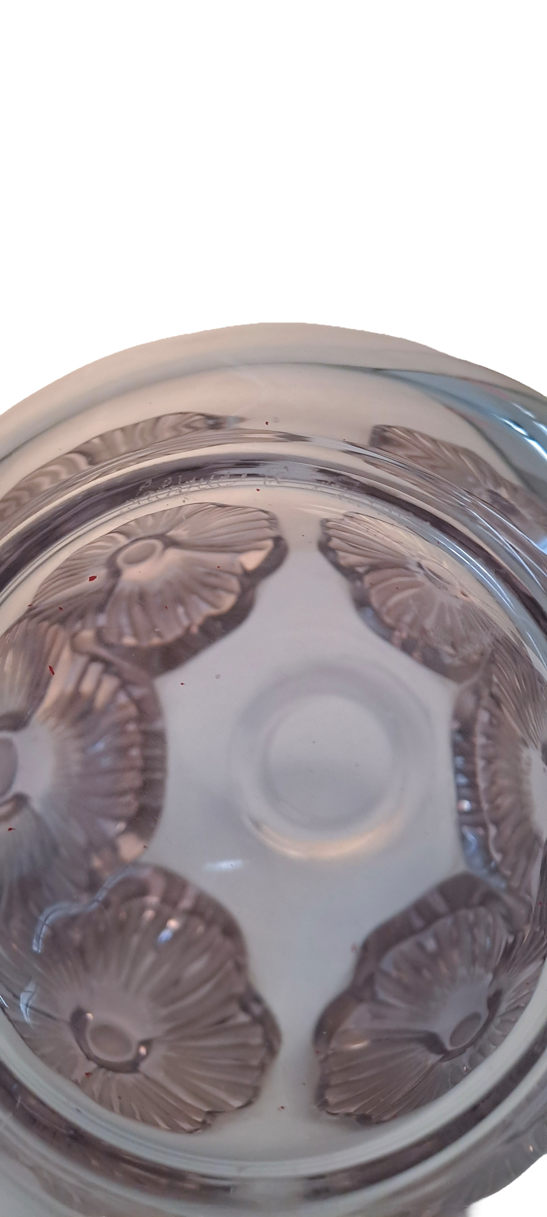 LALIQUE, Vaso in vetro con decorazione floreale in rilievo