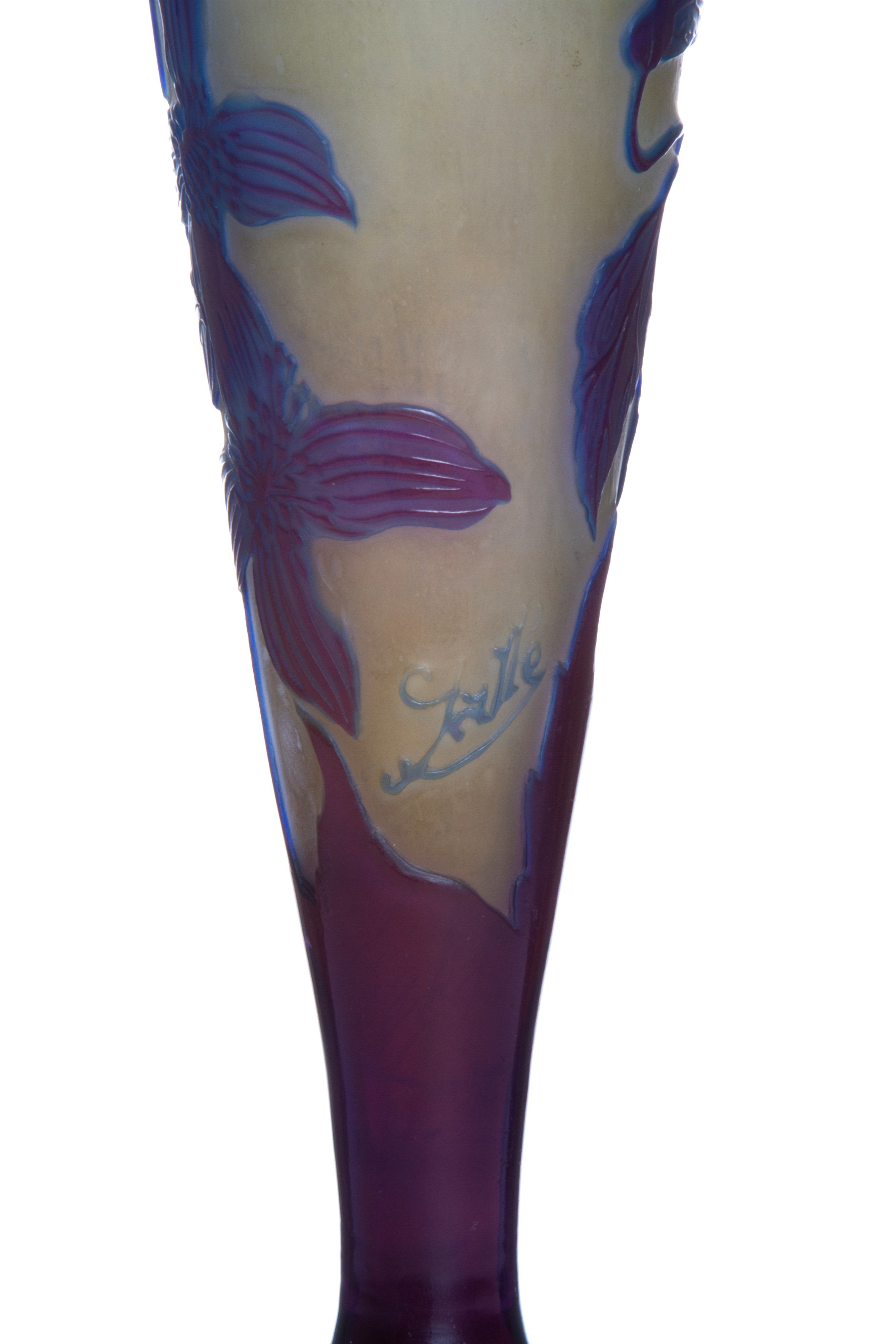 Emile Galle' - Emile Gallé, Vaso a tromba in pasta di vetro decorato con gigli