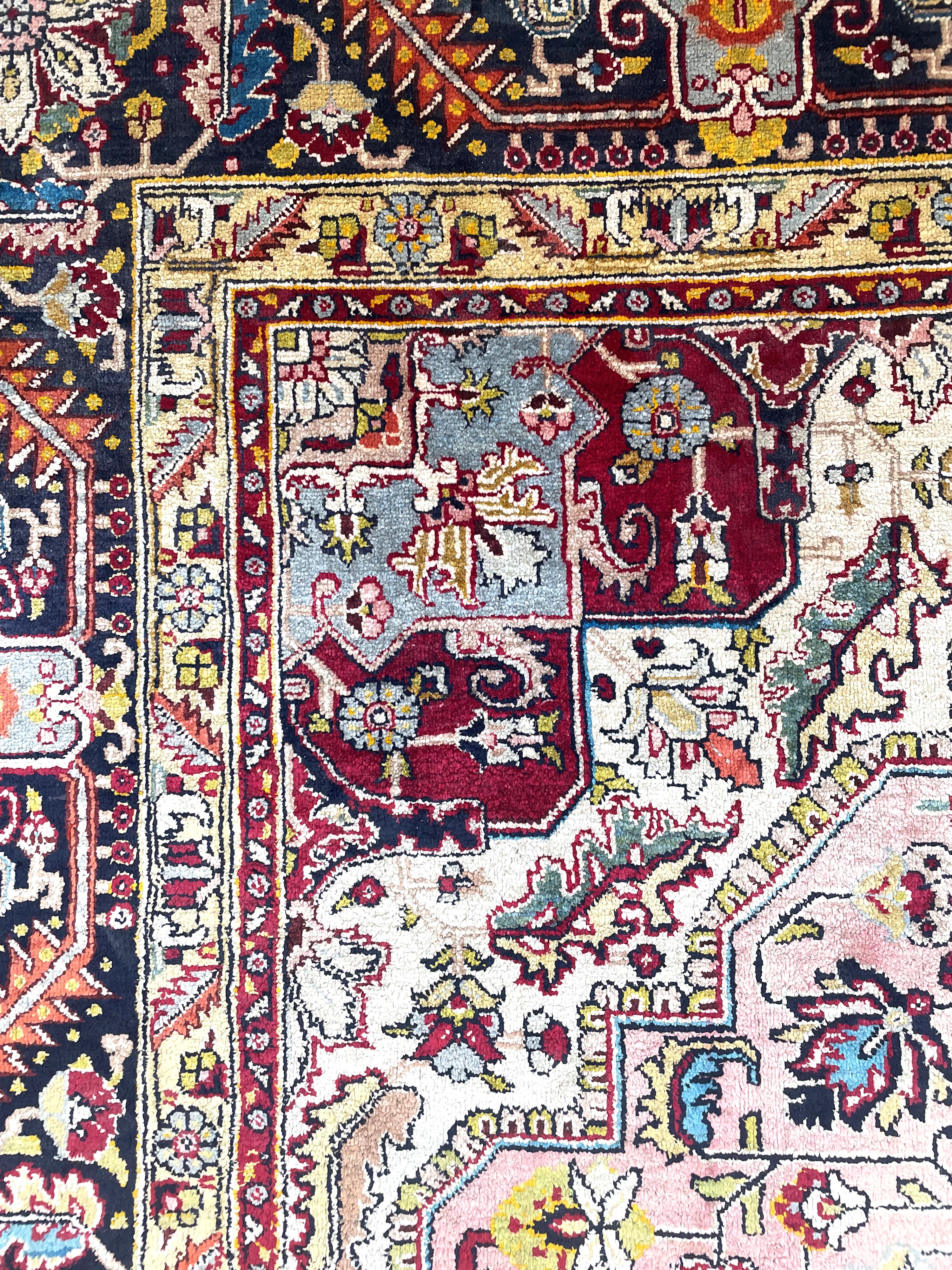Maestro Zar Khord, Coppia di tappeti Tabriz in seta, Persia, Prima metà del XX secolo