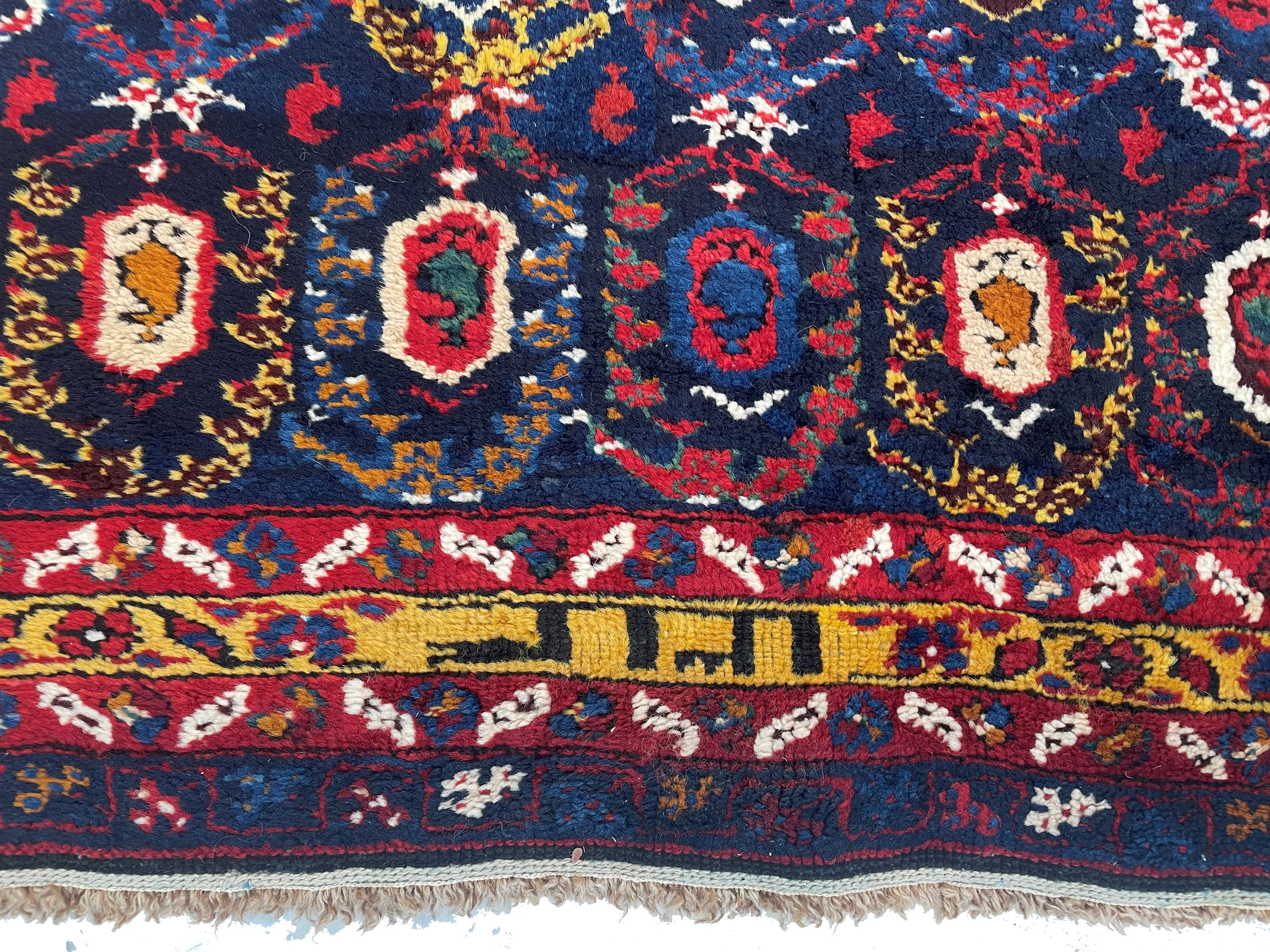Tappeto Shirvan, Caucaso, datato 1314 H.E. (1896), cm 365x108